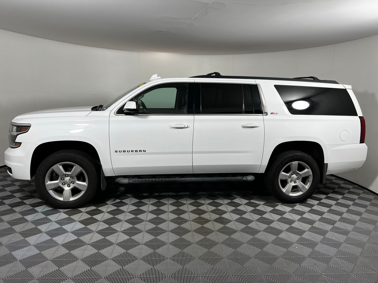 Thumbnail: 2019 Chevrolet Suburban - 7