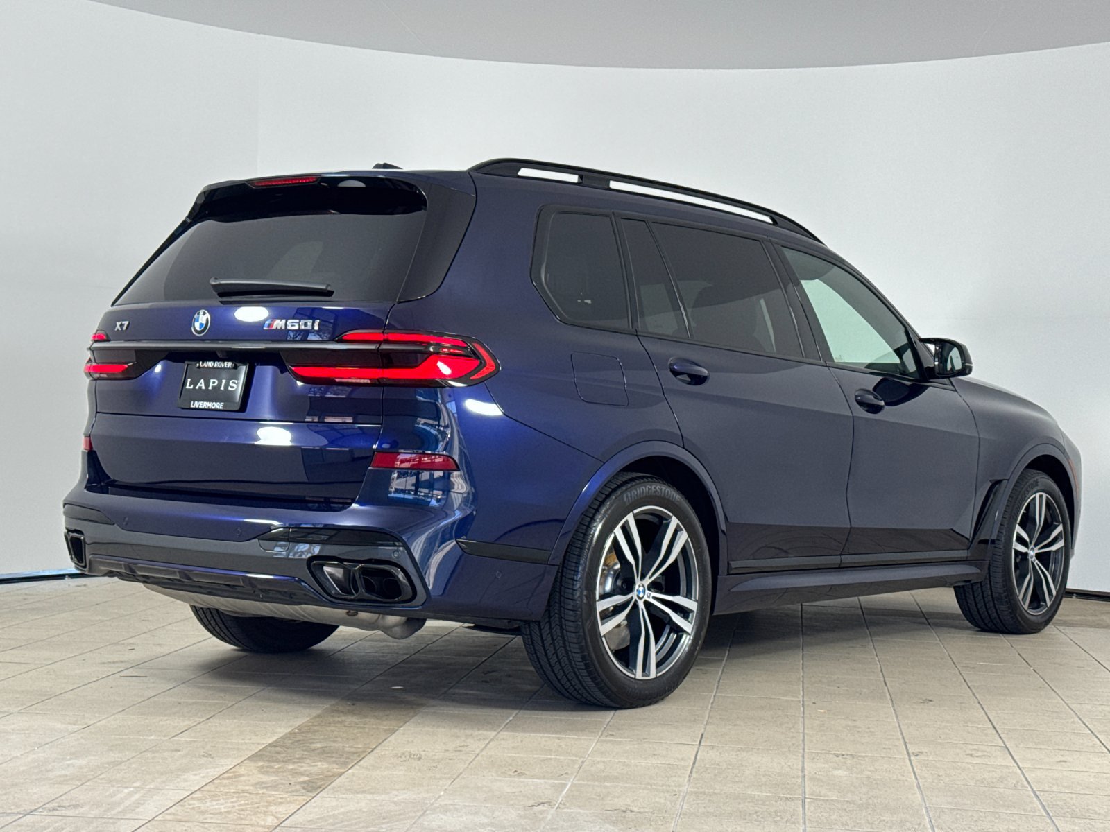 2026 BMW X7 M60i — full photo 6 of 30
