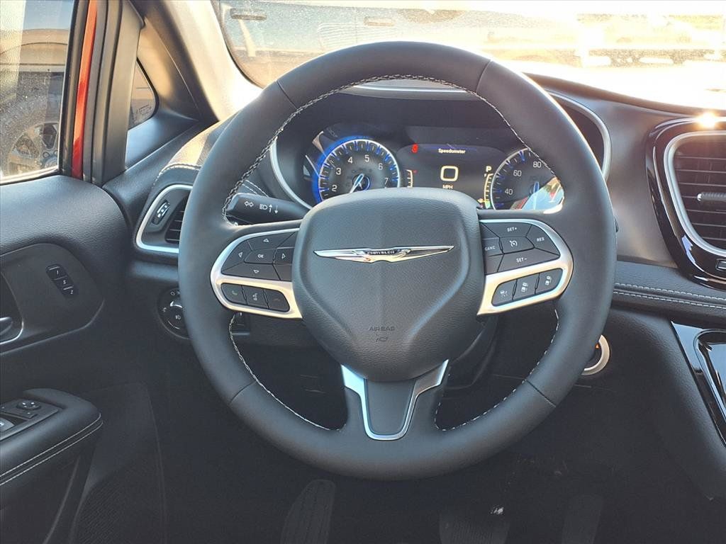 2026 Chrysler Pacifica Select - 10