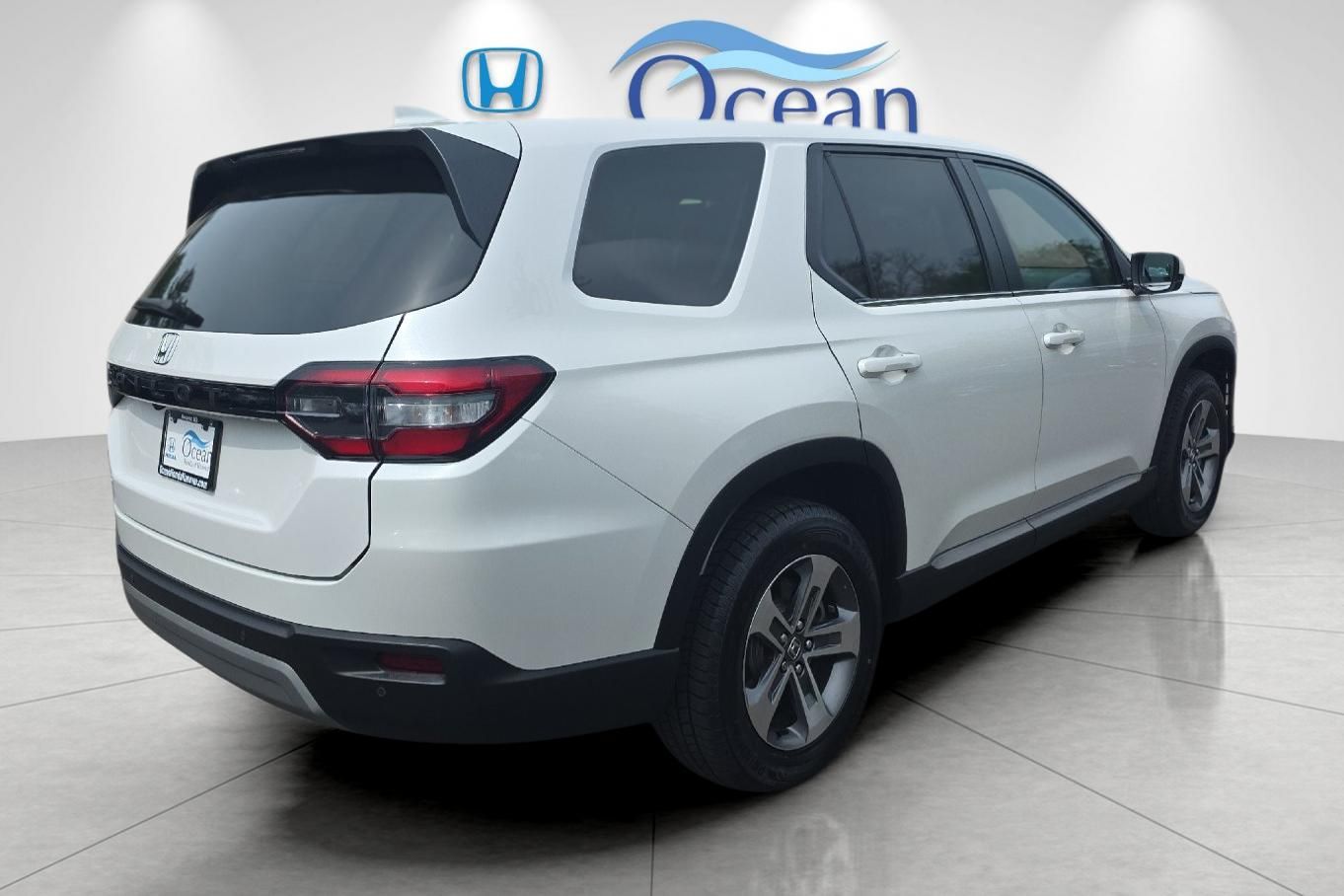 Used 2025 Platinum White Pearl Honda EX-L image 3