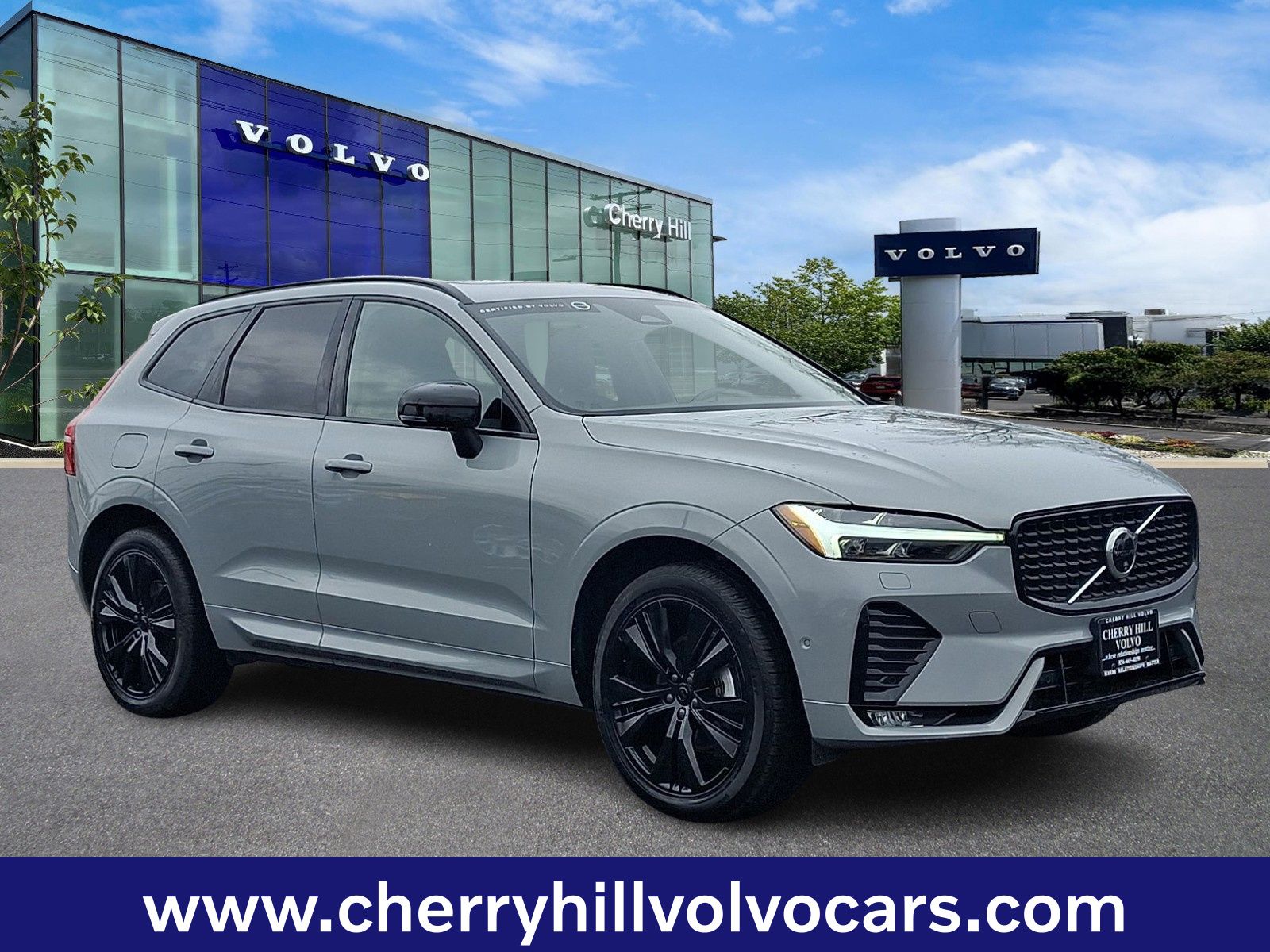 2025 Volvo XC60 B5 Plus Dark Theme AWD