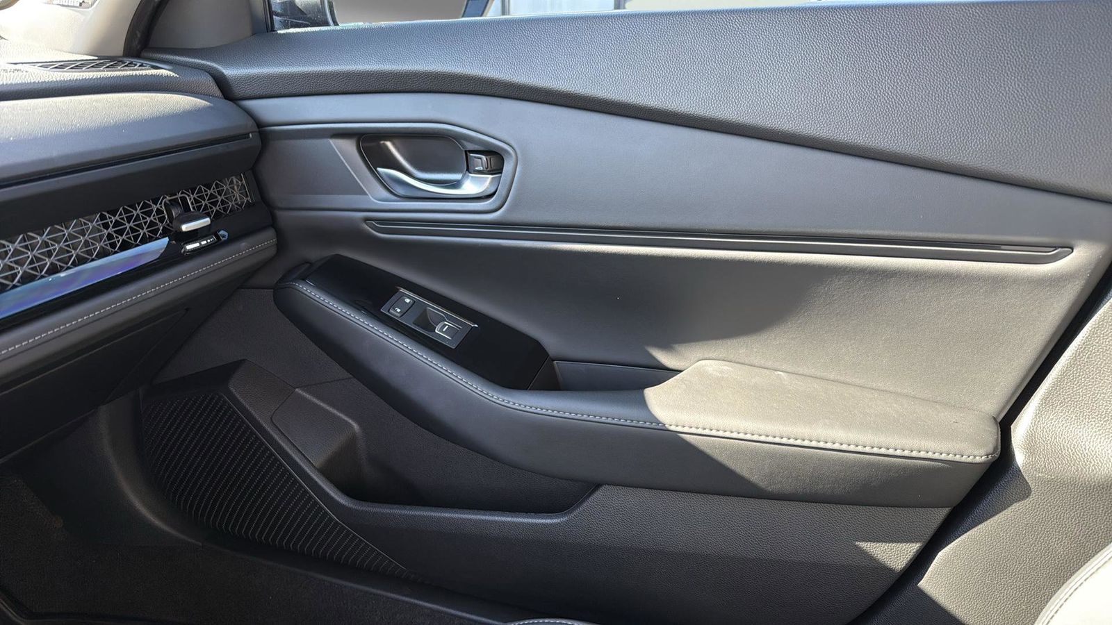 Used Car 2024 Honda Accord Hybrid  Touring For Sale Under $35,000 In Austin, Texas