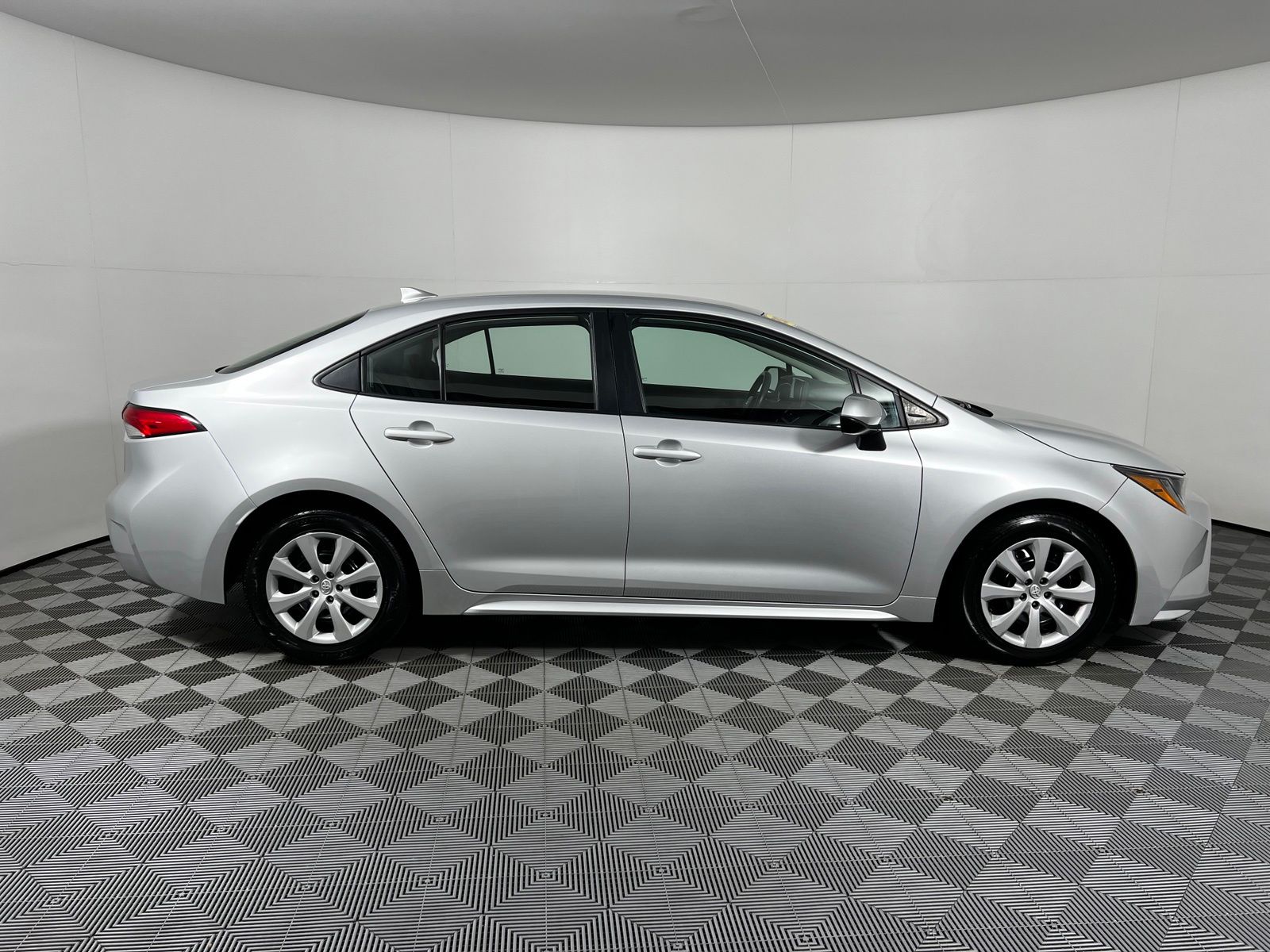Thumbnail: 2024 Toyota Corolla - 4