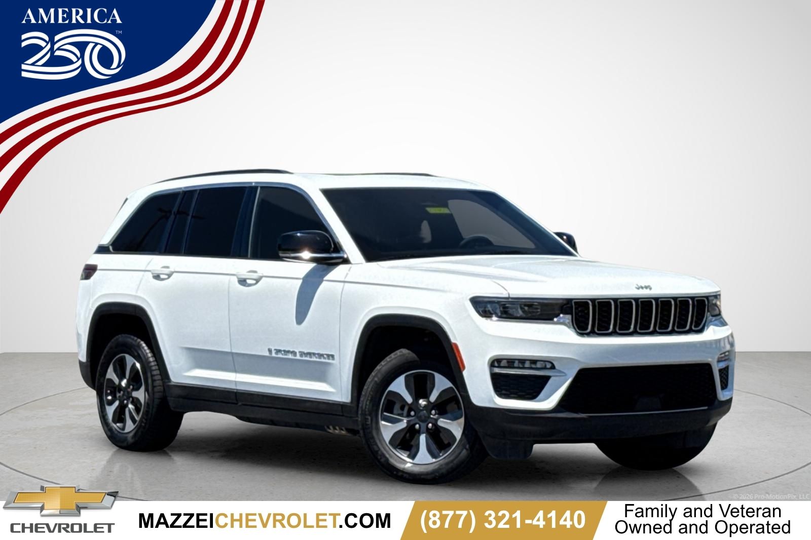 Bright White Clearcoat 2024 Jeep Grand Cherokee 4xe SUV / Crossover Four-Wheel Drive 8-Speed Automatic