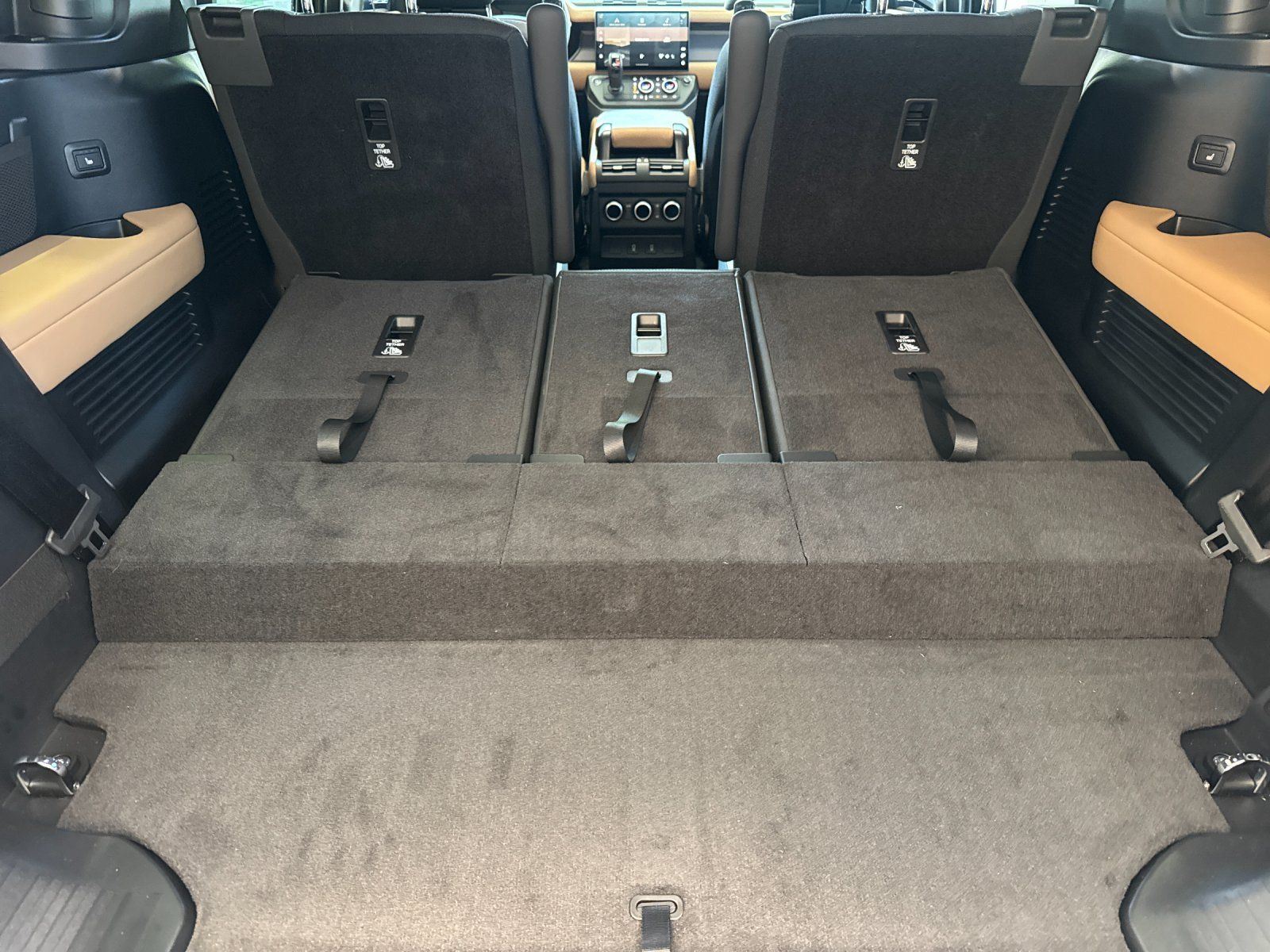 2026 Land Rover Defender 130 X — full photo 15 of 28