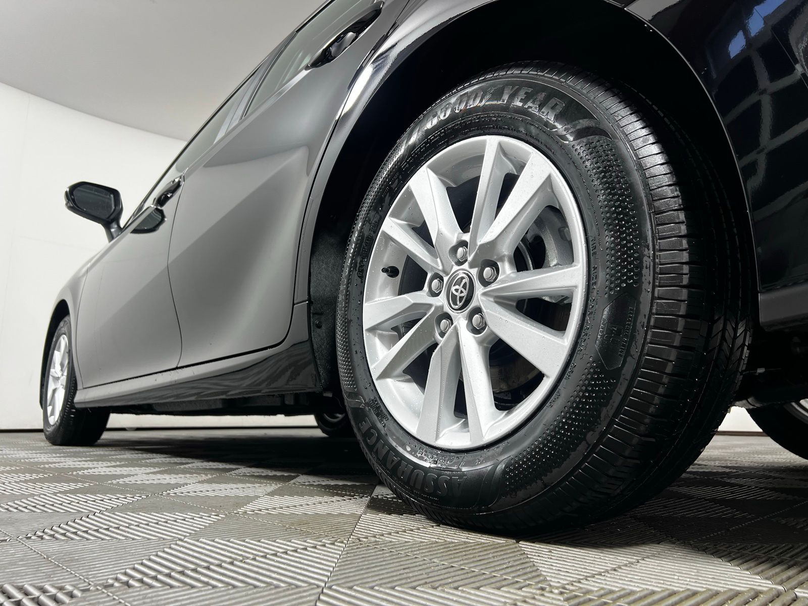 2025 Toyota Camry LE 23
