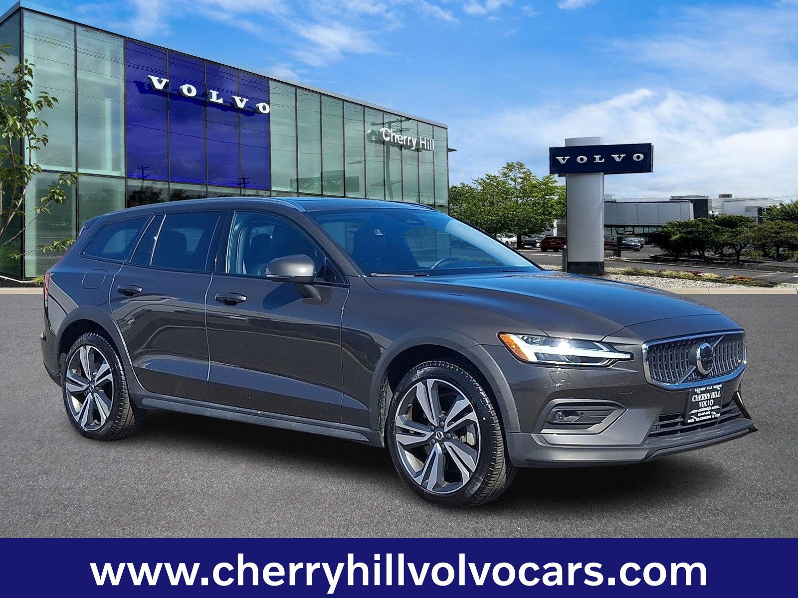 2025 Volvo V60 Cross Country B5 Plus AWD