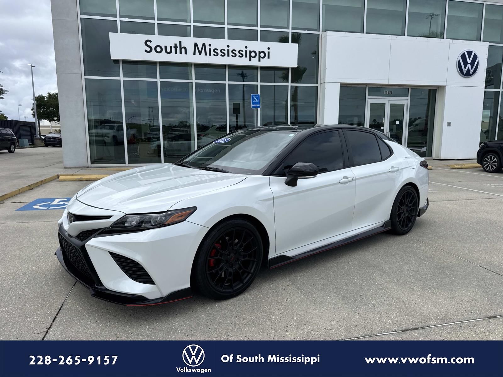 Wind Chill Pearl/Midnight Black Metallic 2023 Toyota Camry TRD FWD Sedan Front-Wheel Drive 8-Speed Automatic