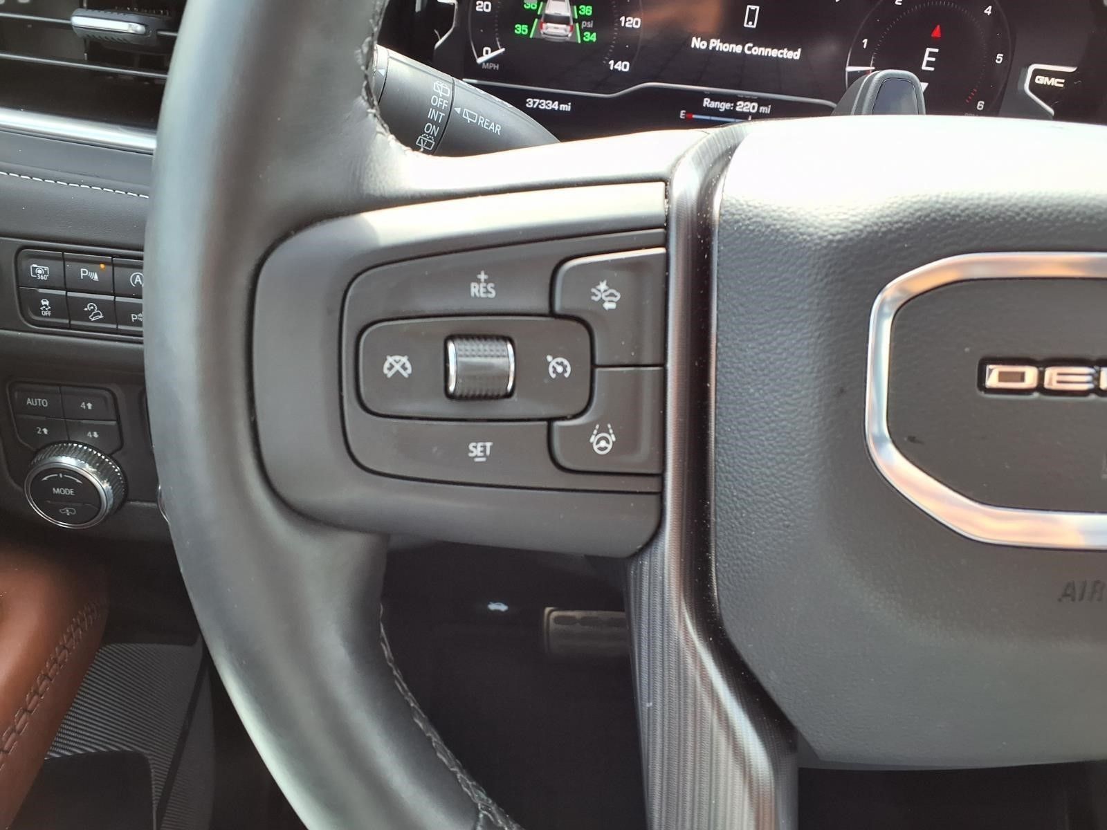 2024 GMC Yukon XL Denali Ultimate White at River Oaks CDJR