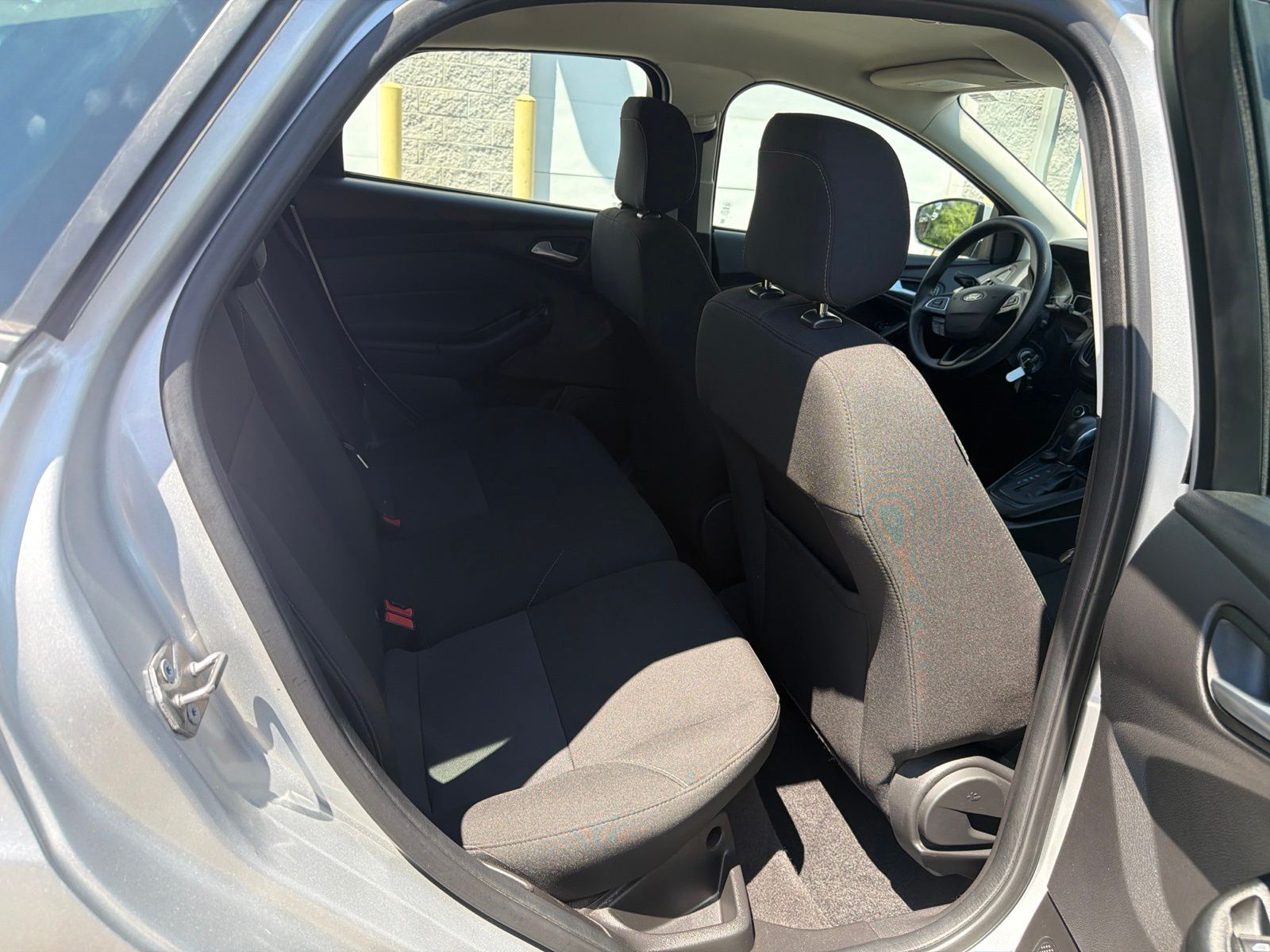 Used 2018 Ingot Silver Ford SE image 28