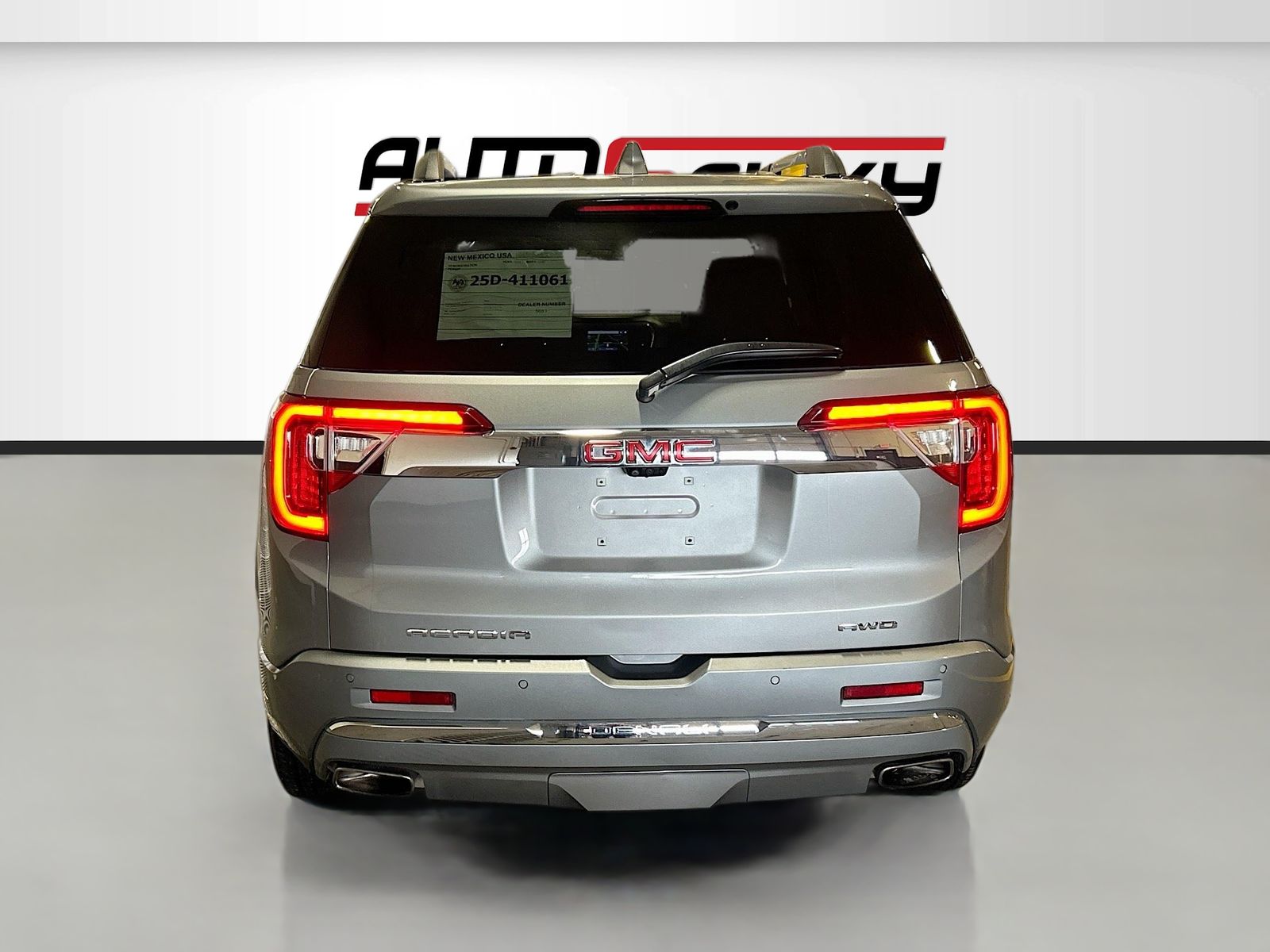 Used 2023 Silver GMC Denali image 6