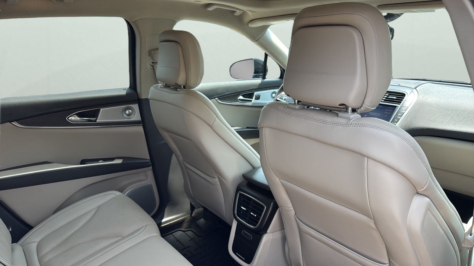 Used Car 2020 Lincoln Nautilus  Reserve For Sale Under $30,000 In Austin, Texas