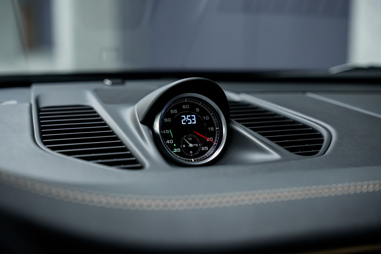 2015 Porsche 911 Carrera 4S — photo 12