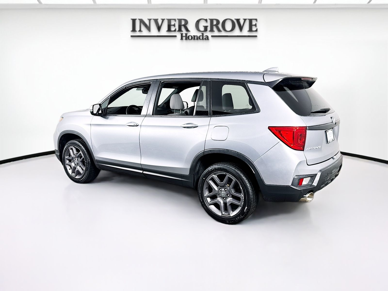 View vehicle photo 7