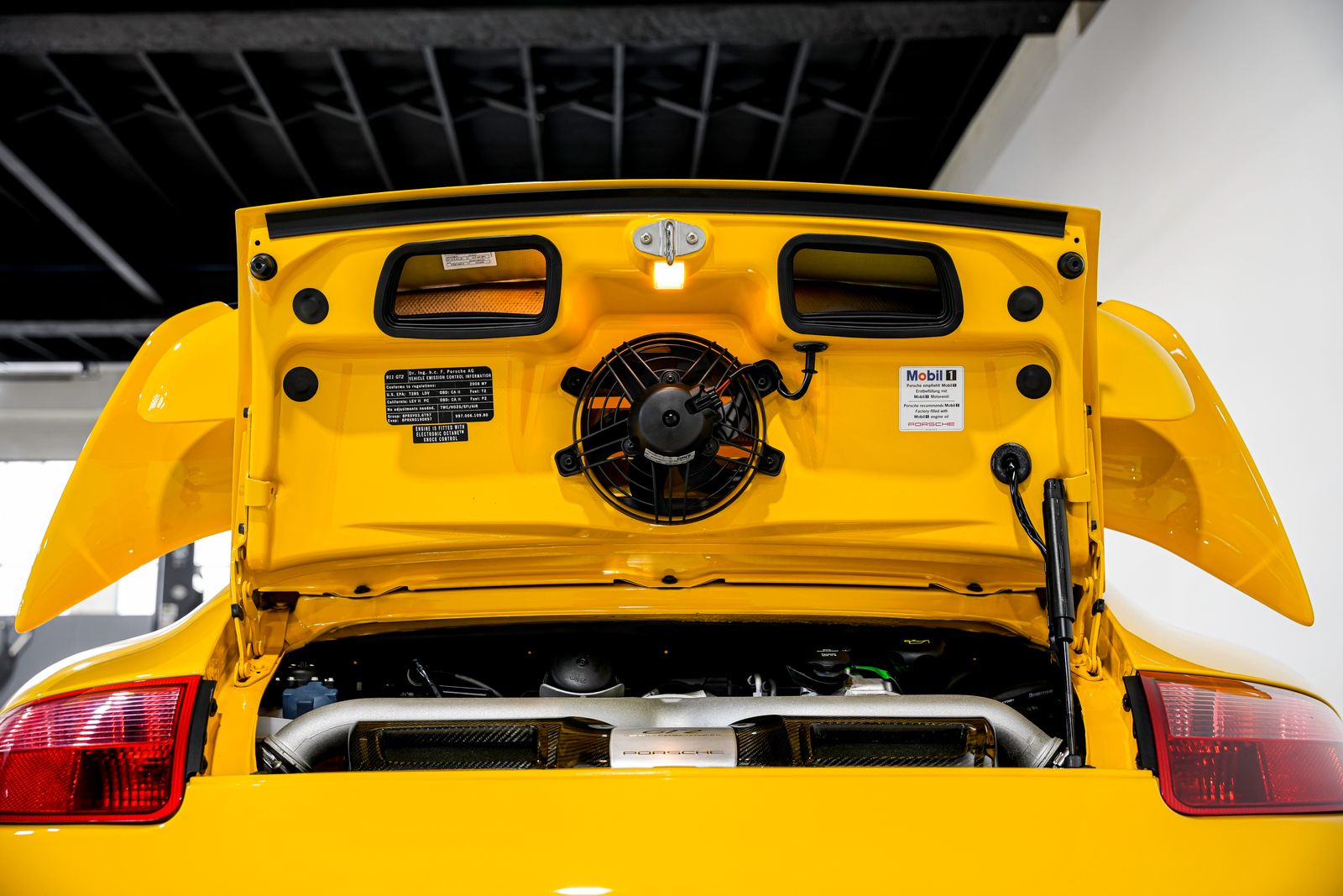 2008 Porsche 911 GT2 — photo 33