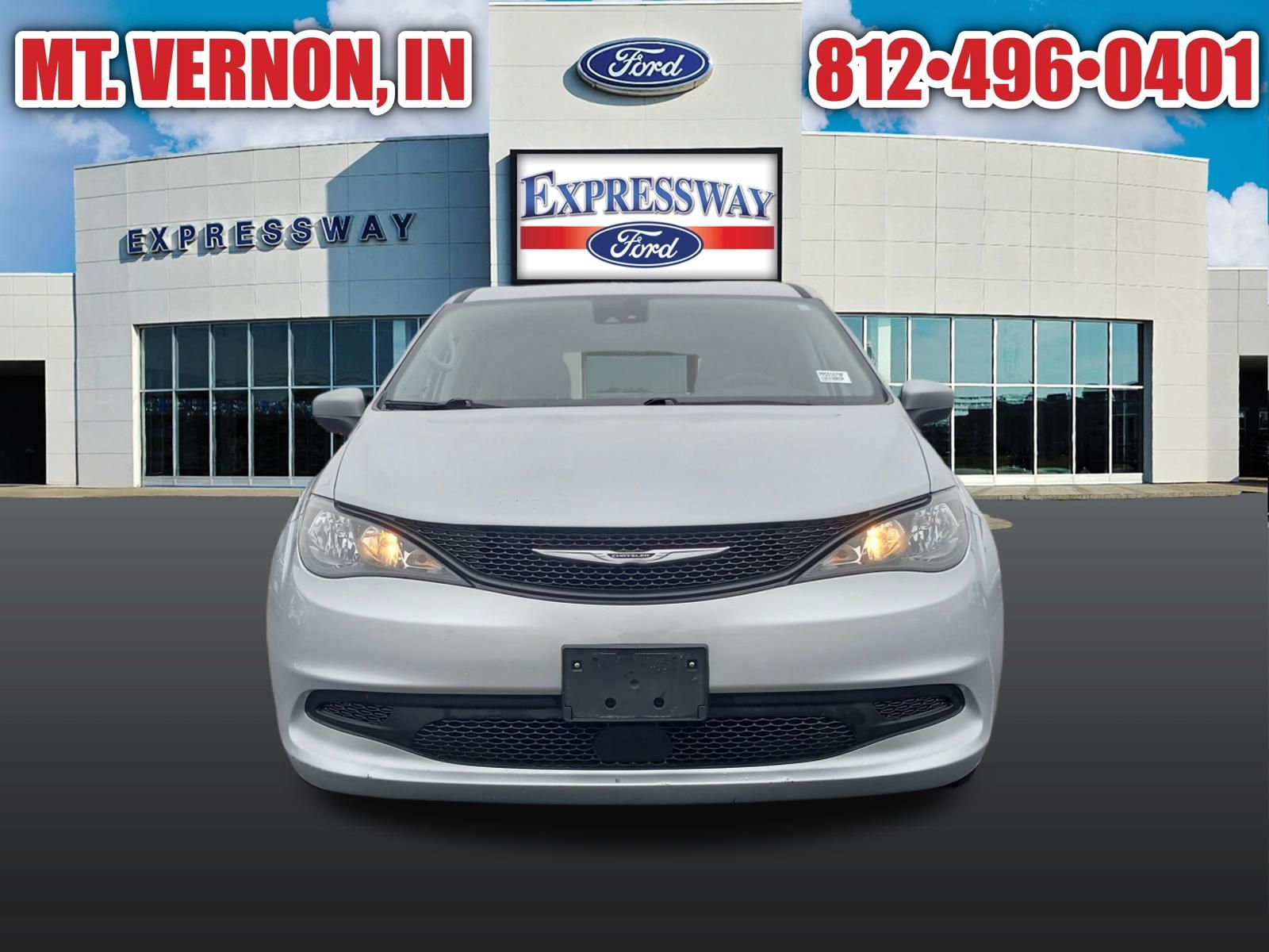 2023 Chrysler Voyager image 3