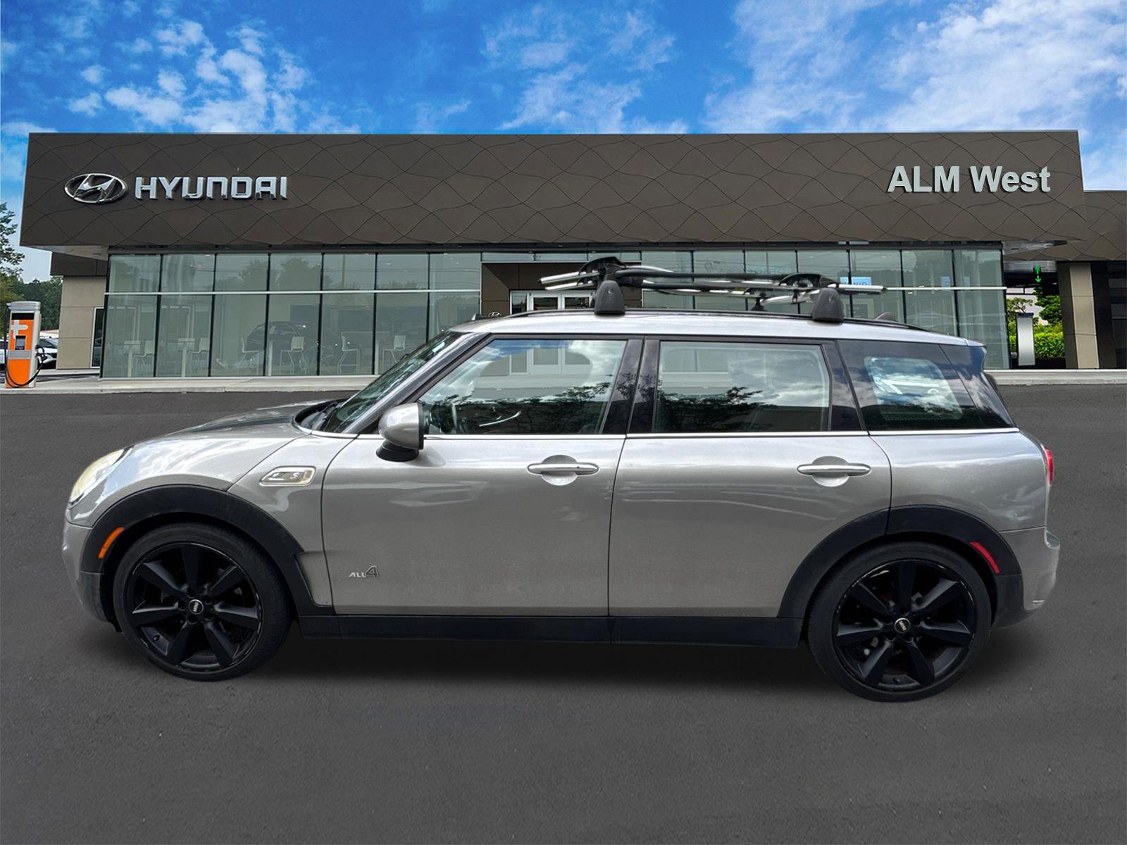 Used 2017 Silver MINI Clubman image 8