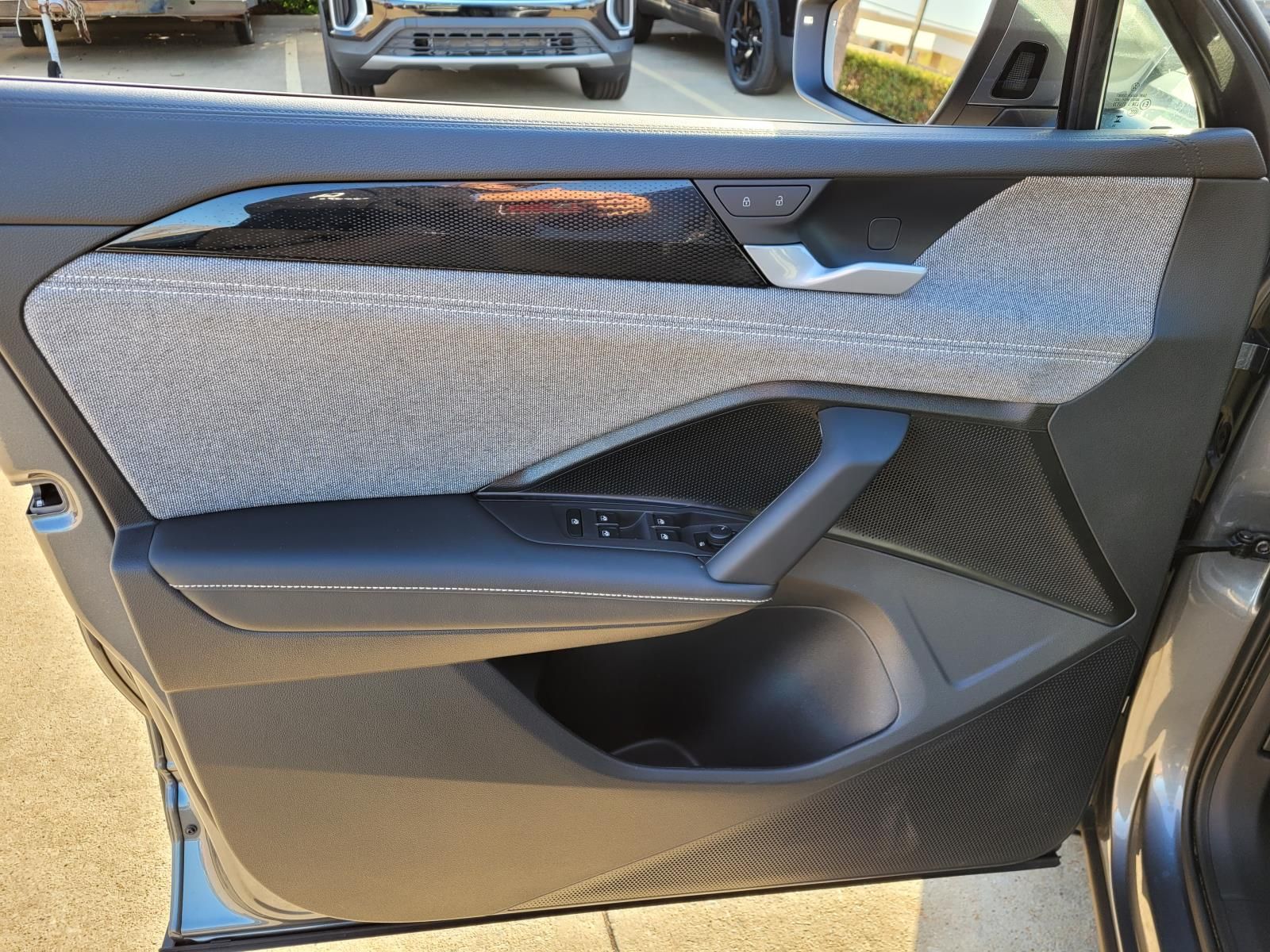 used 2025 Volkswagen Tiguan car, priced at $25,900