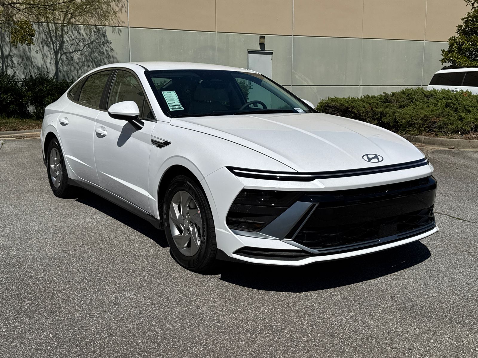 2025 Hyundai Sonata SE photo 3