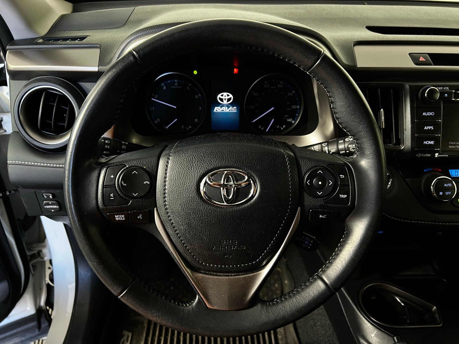 Thumbnail: 2018 Toyota RAV4 - 9