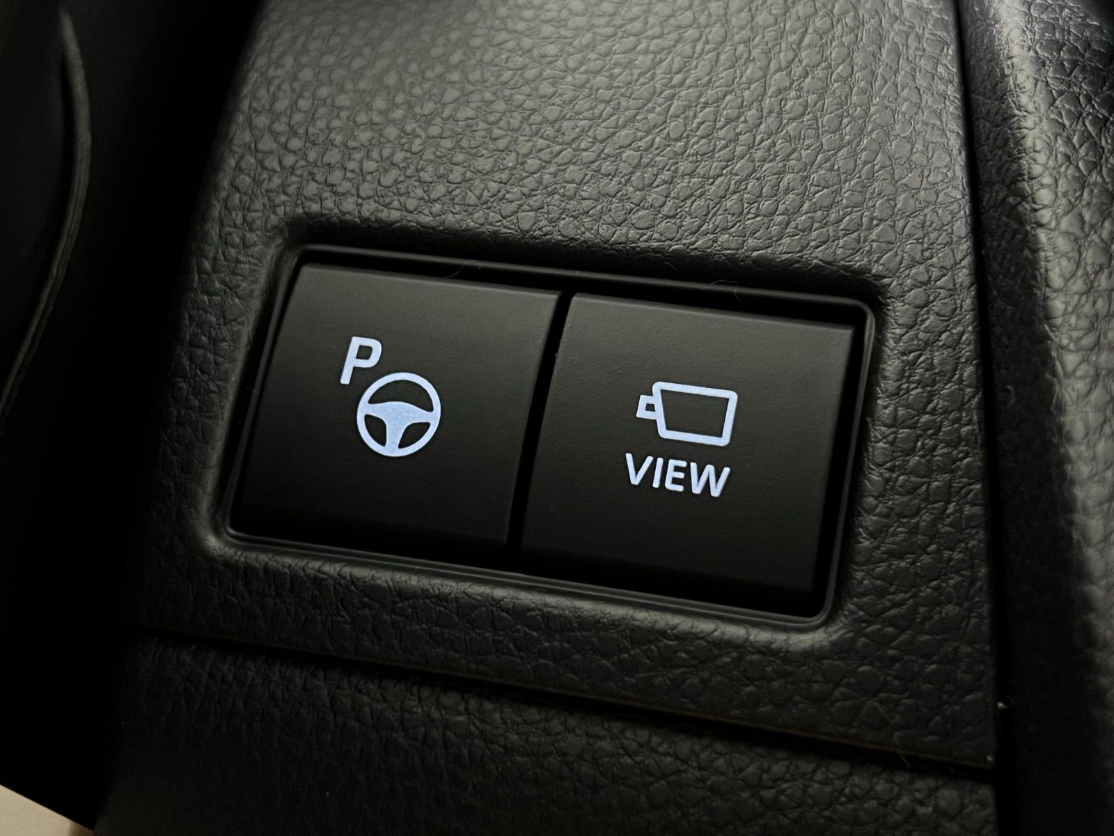 2025 Toyota Prius Limited 19