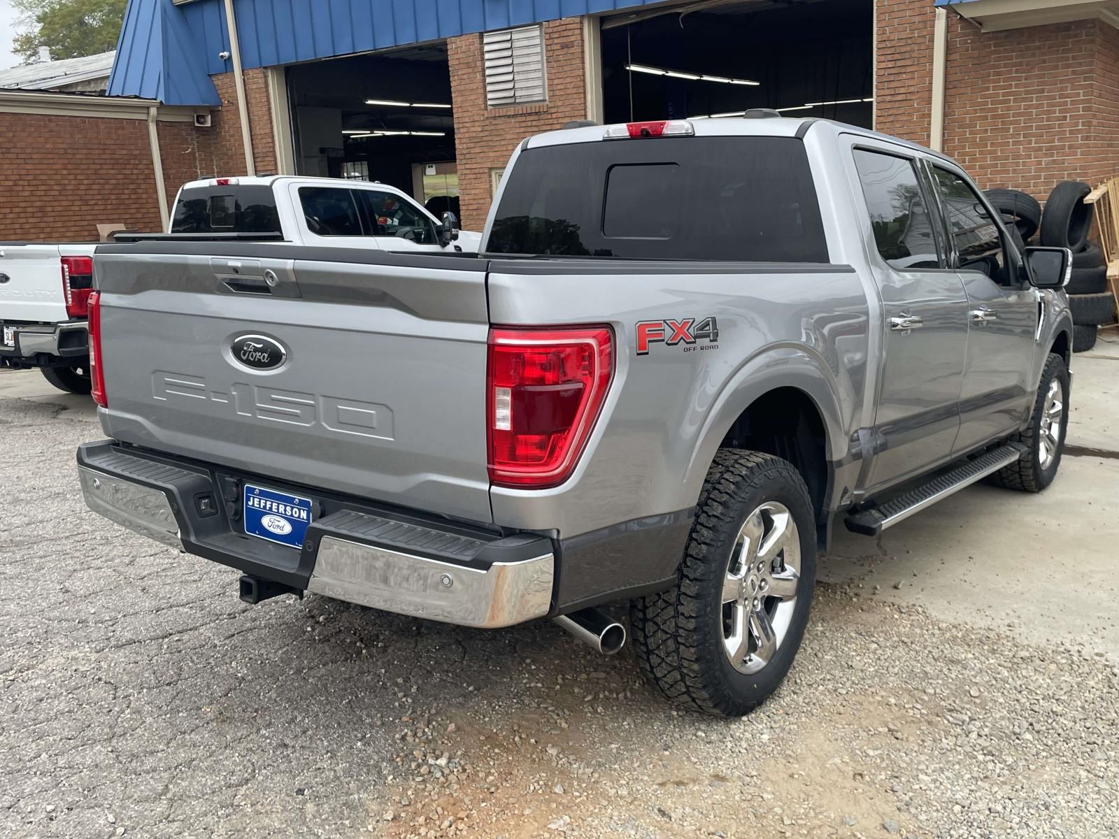 View vehicle photo 5