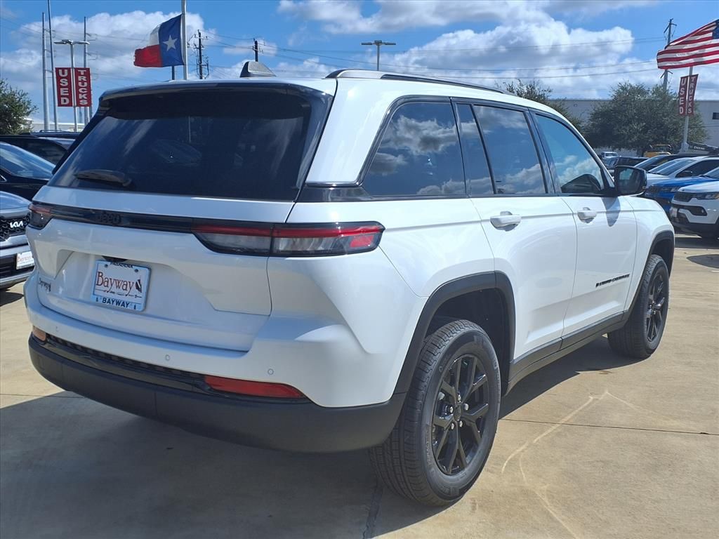 2025 Jeep Grand Cherokee Laredo - 3