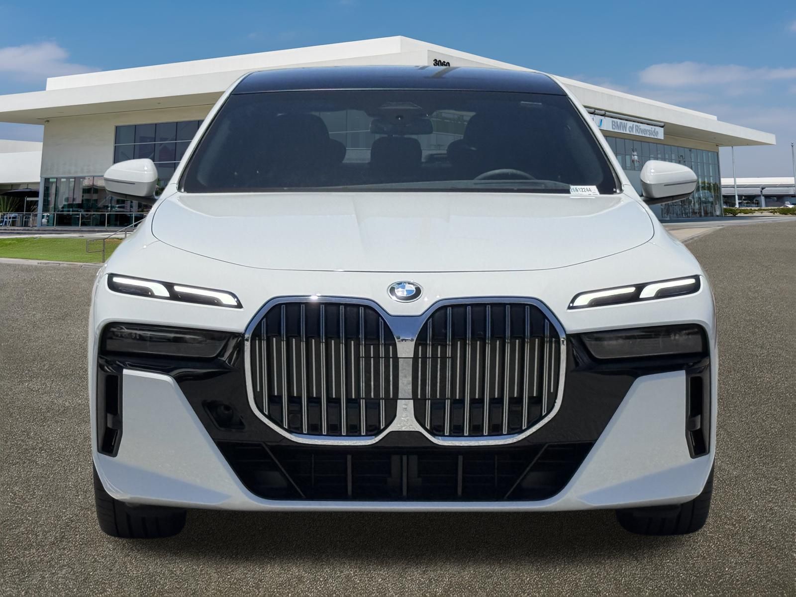 New 2026 White BMW 740i image 3