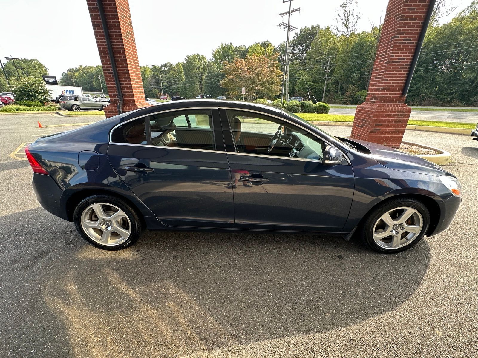 Used 2012 Blue Volvo T5 image 15