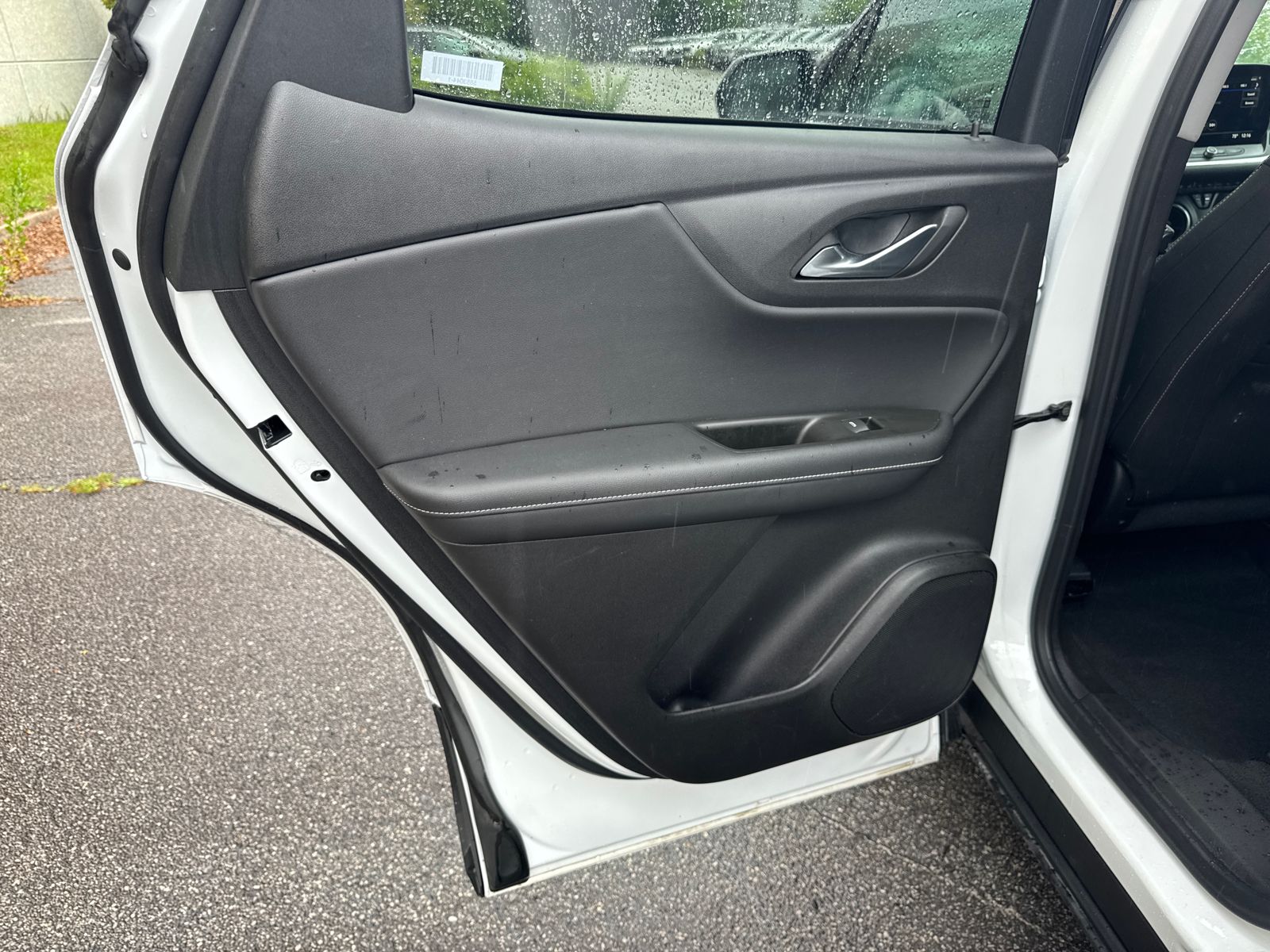 Used 2025 Summit White Chevrolet LT image 21