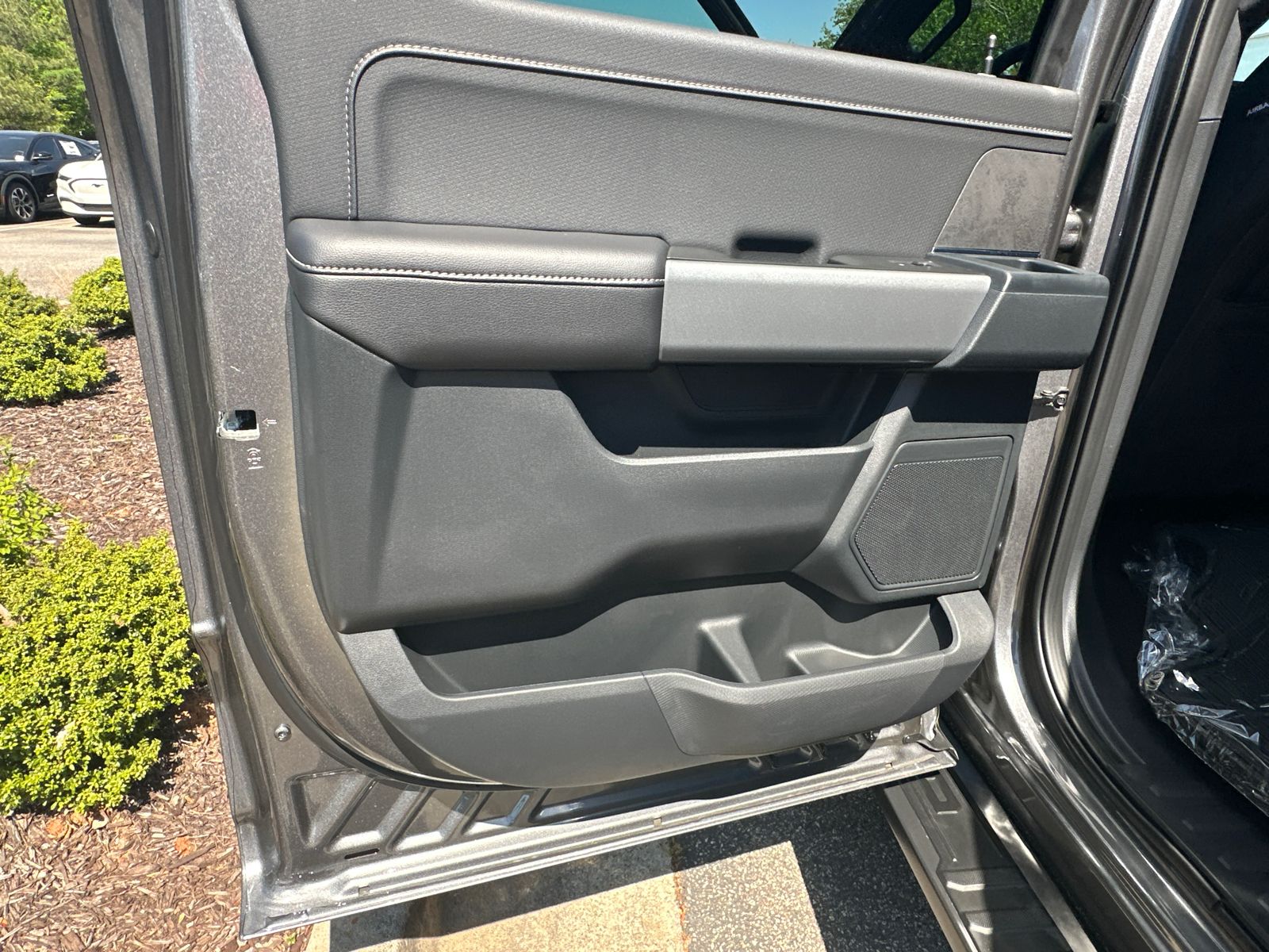 New 2026 Carbonized Gray Metallic Ford XLT image 13
