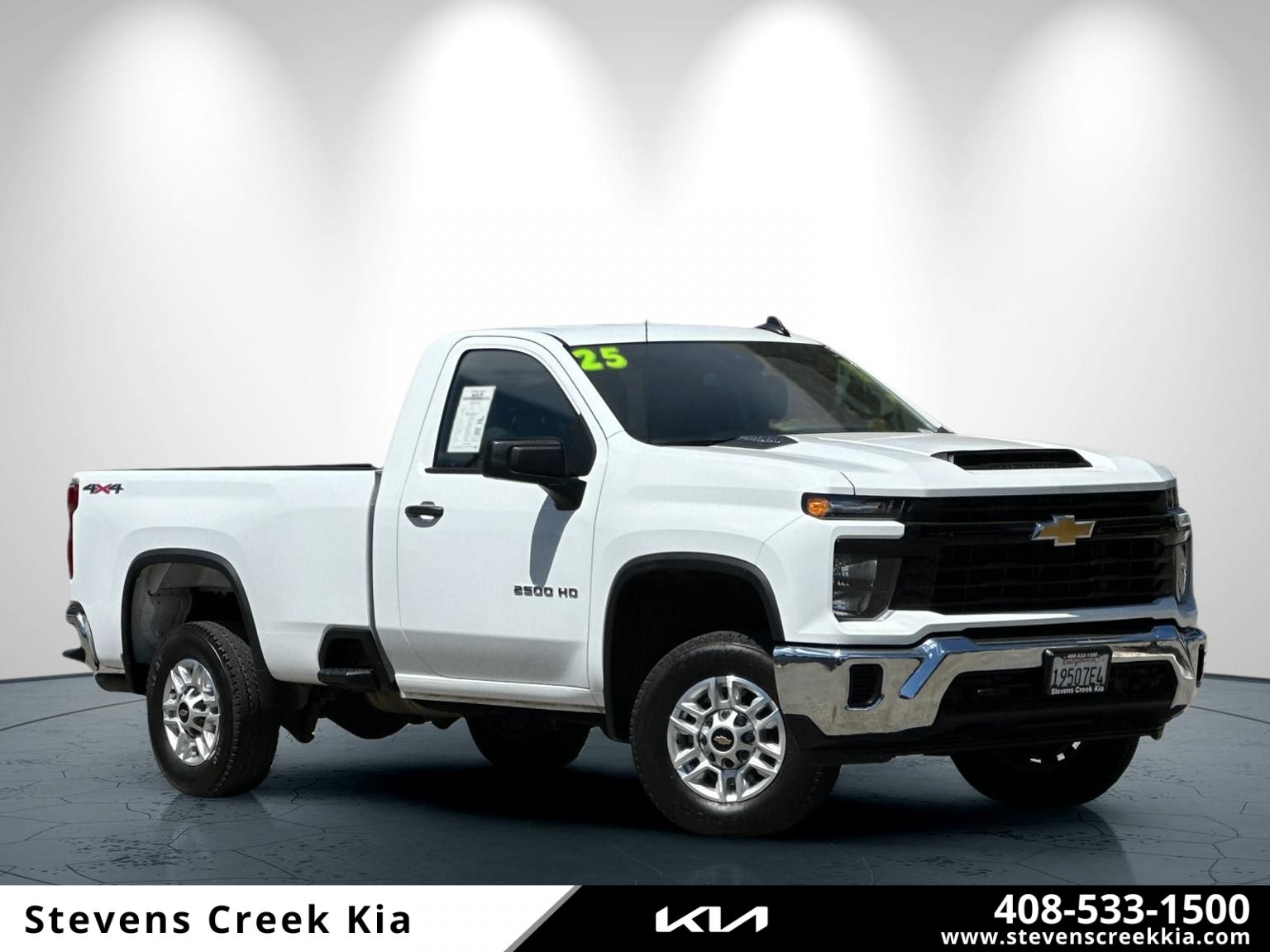 Summit White 2025 Chevrolet Silverado 2500HD Pickup Truck Four-Wheel Drive Automatic