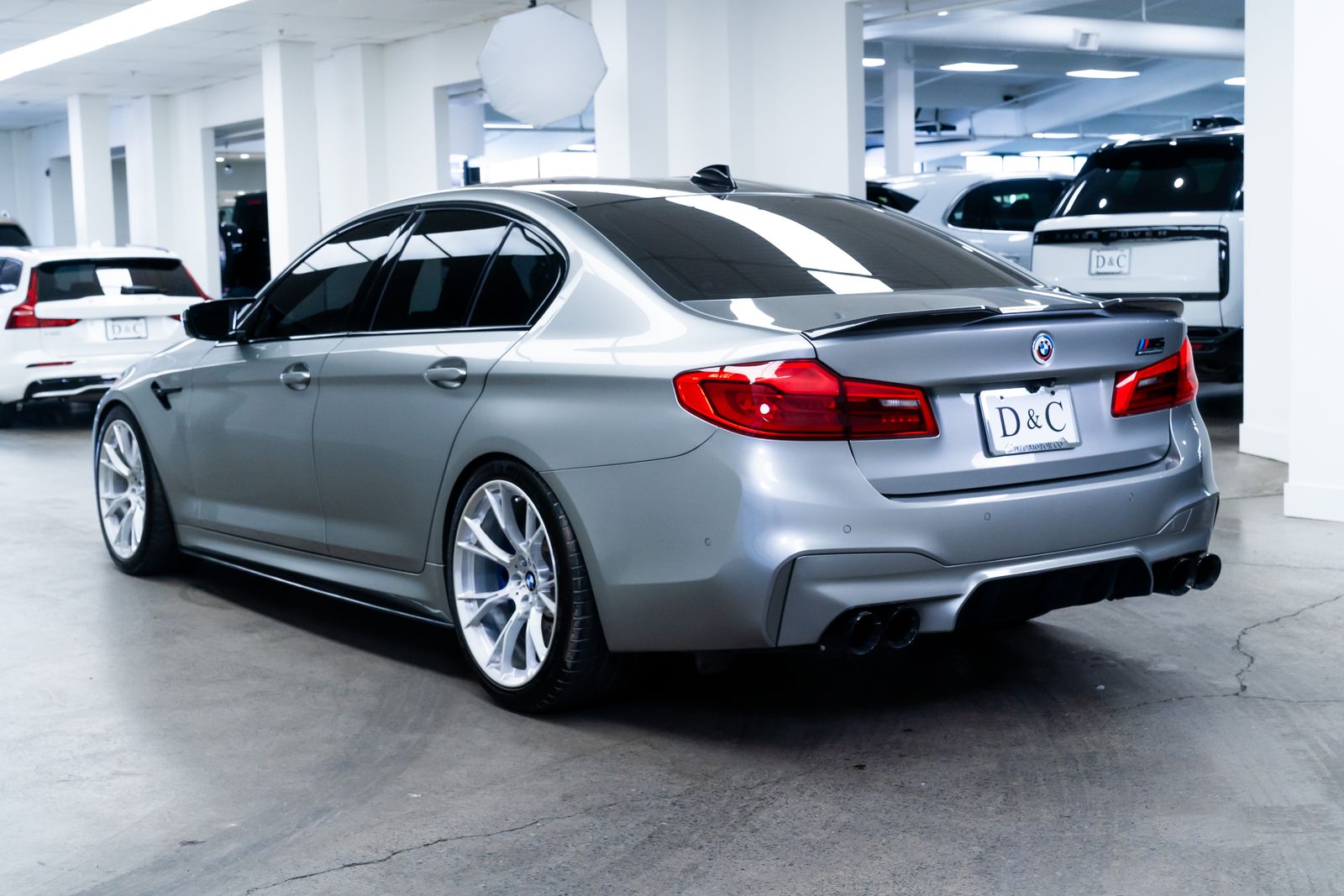 View vehicle photo 4