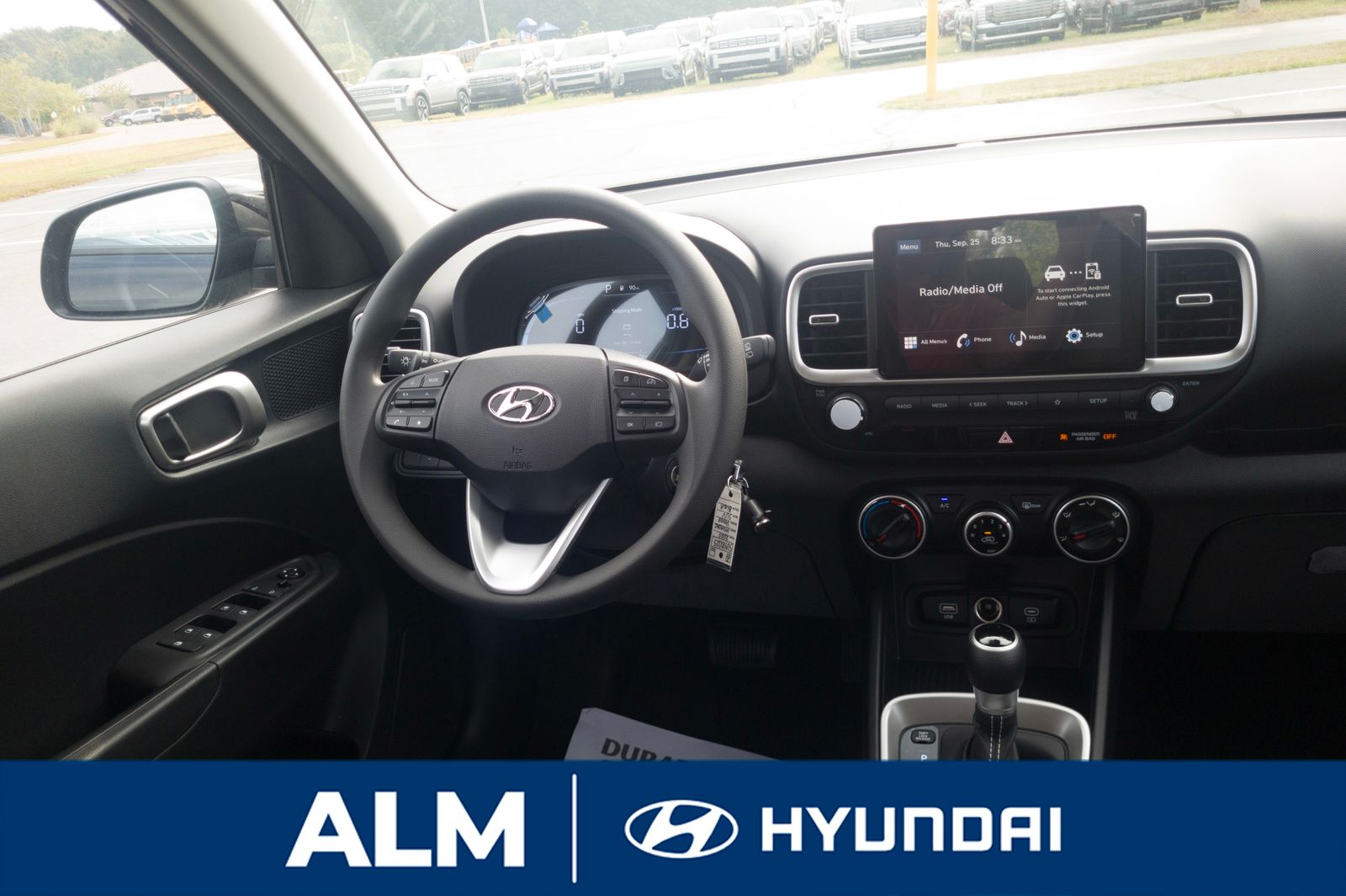 2025 Hyundai Venue SE photo 16