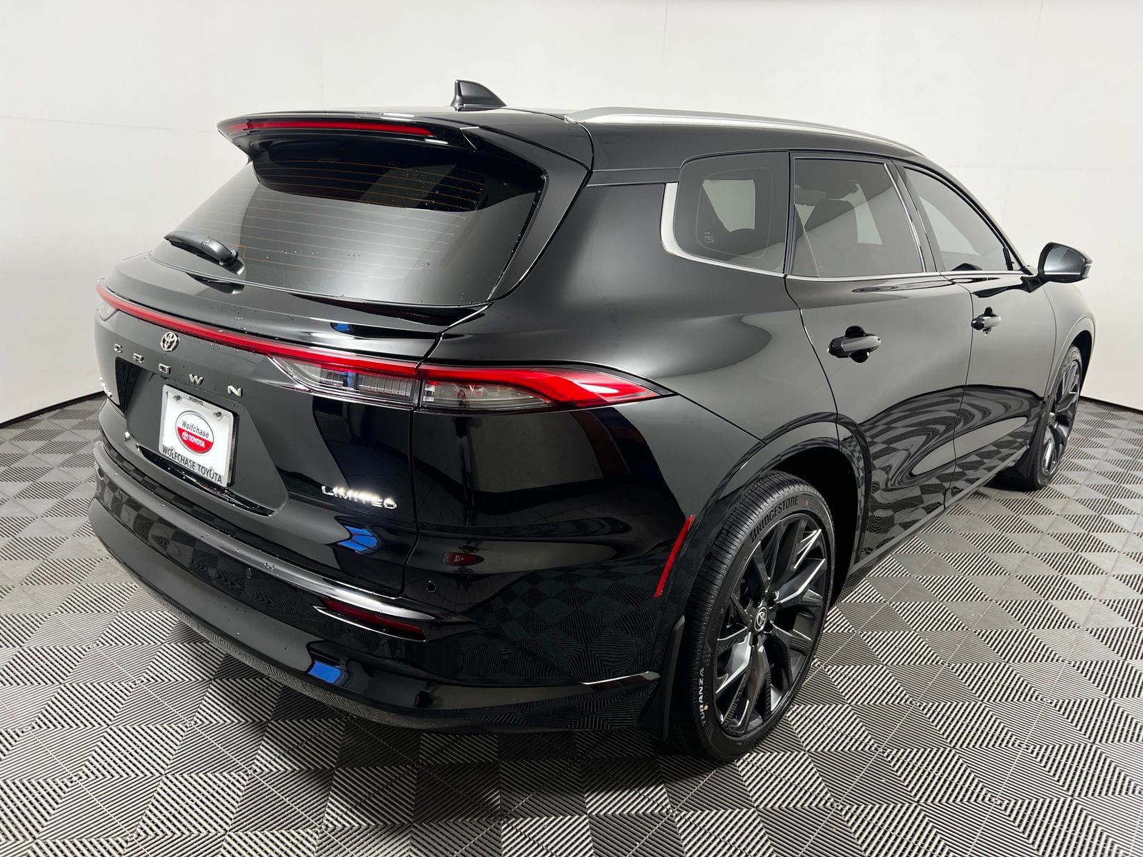 Thumbnail: 2026 Toyota Crown Signia - 5