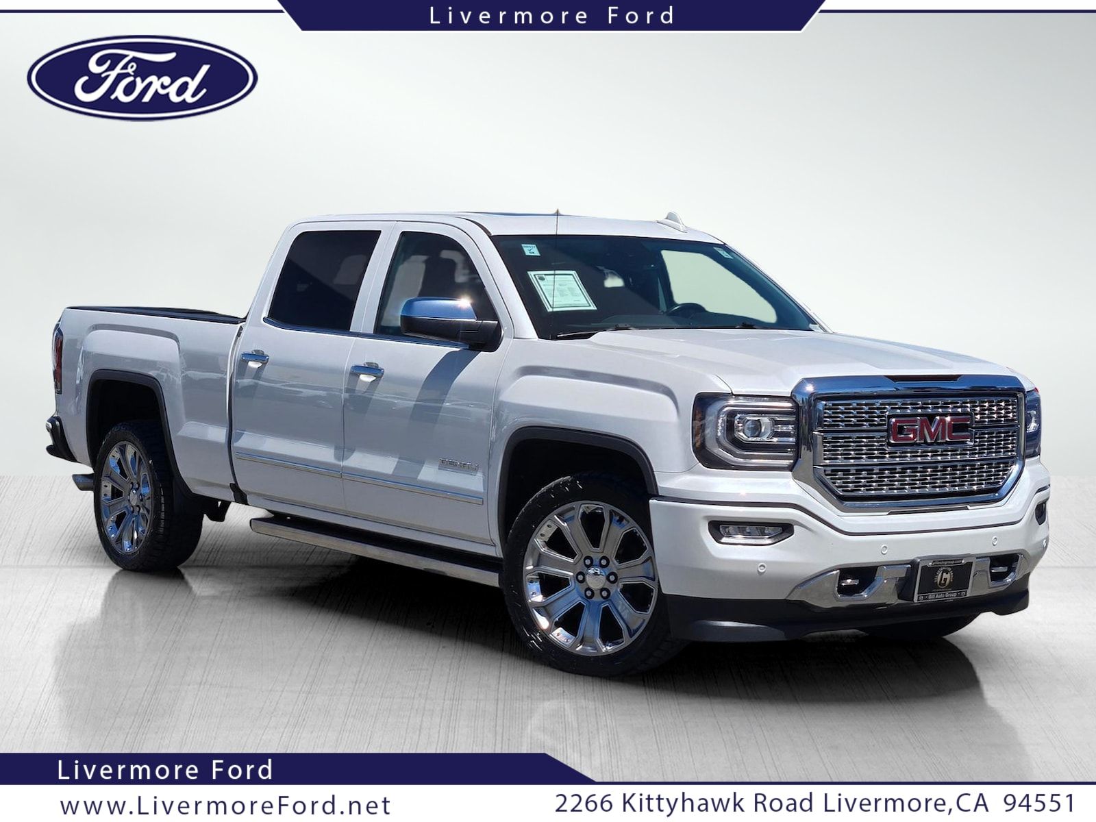 White Frost Tricoat 2018 GMC Sierra 1500 Denali Crew Cab 4WD Pickup Truck Four-Wheel Drive 8-Speed Automatic Overdrive