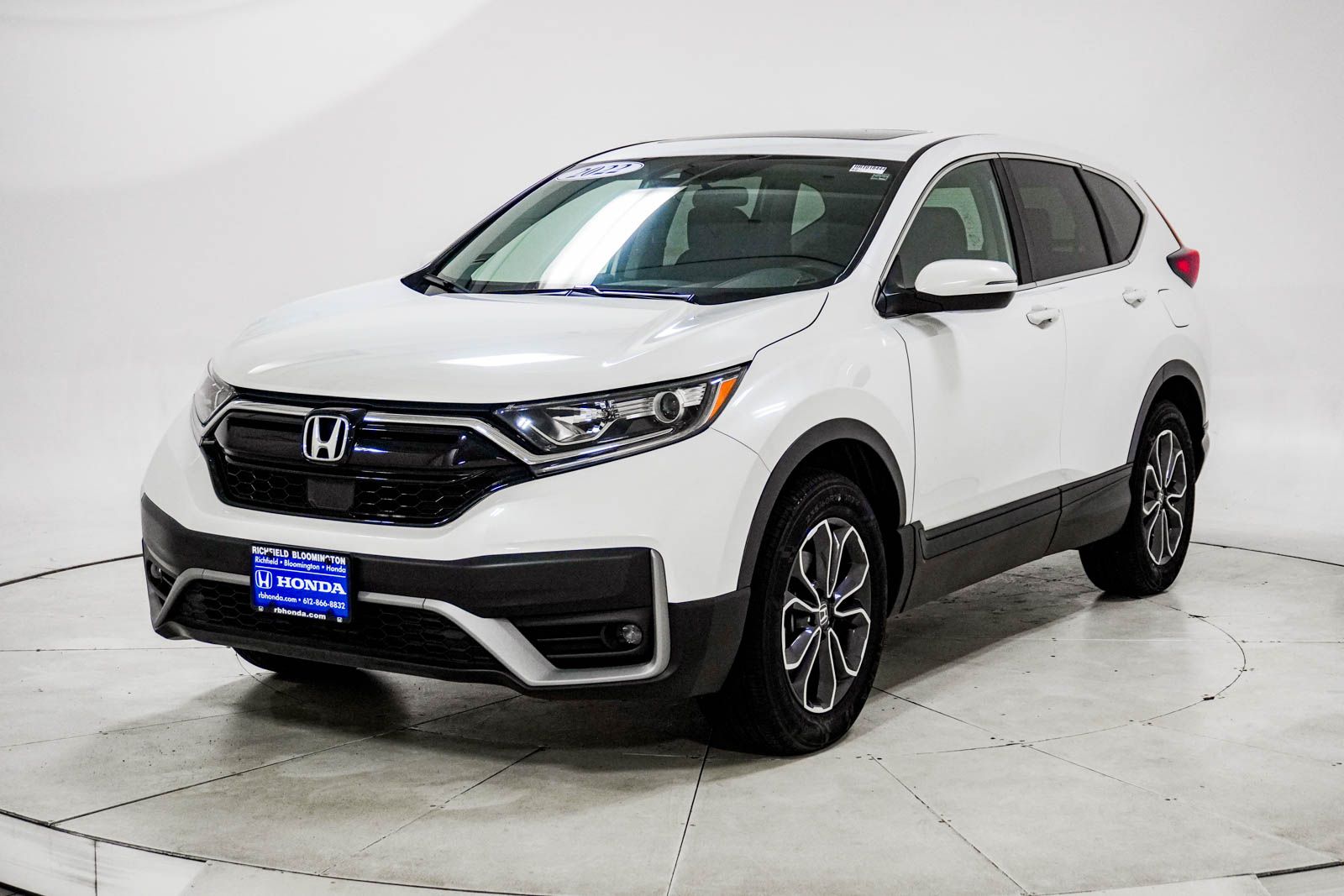 View vehicle photo 3