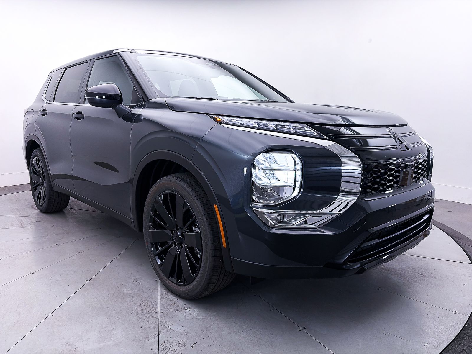 2026 Mitsubishi Outlander LE
