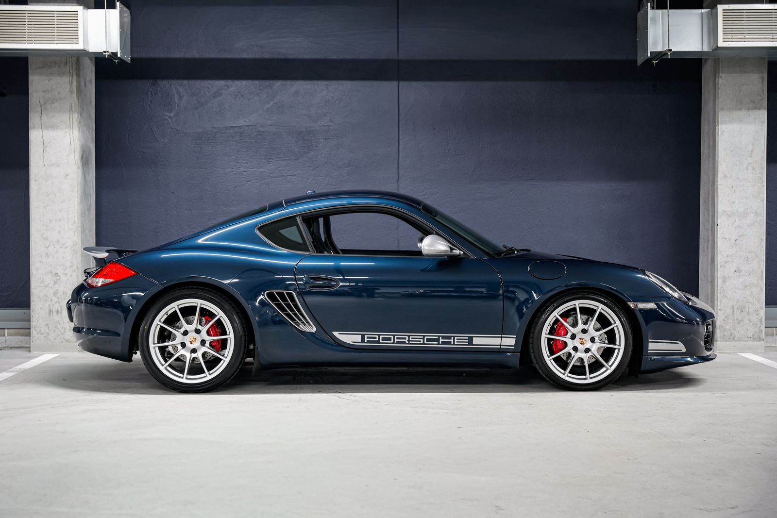 2012 Porsche Cayman R — photo 2