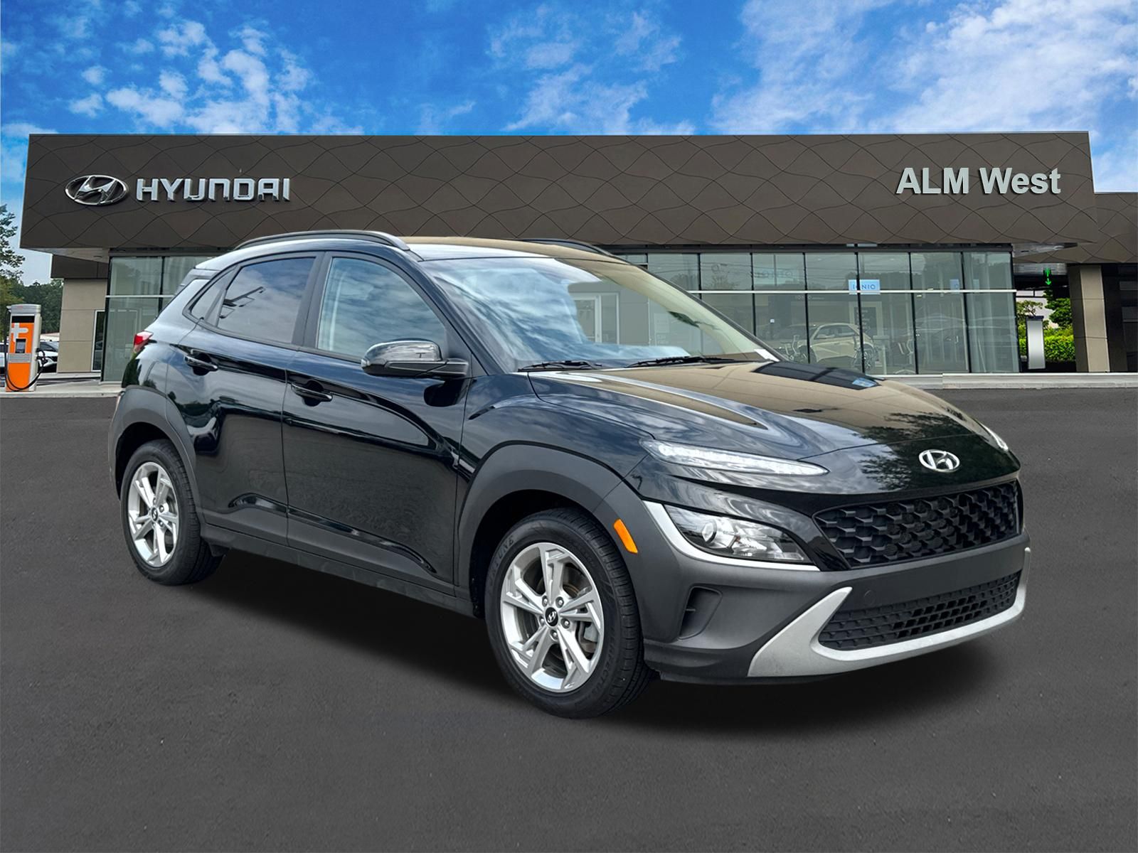 Used 2023 Black Hyundai SEL image 3