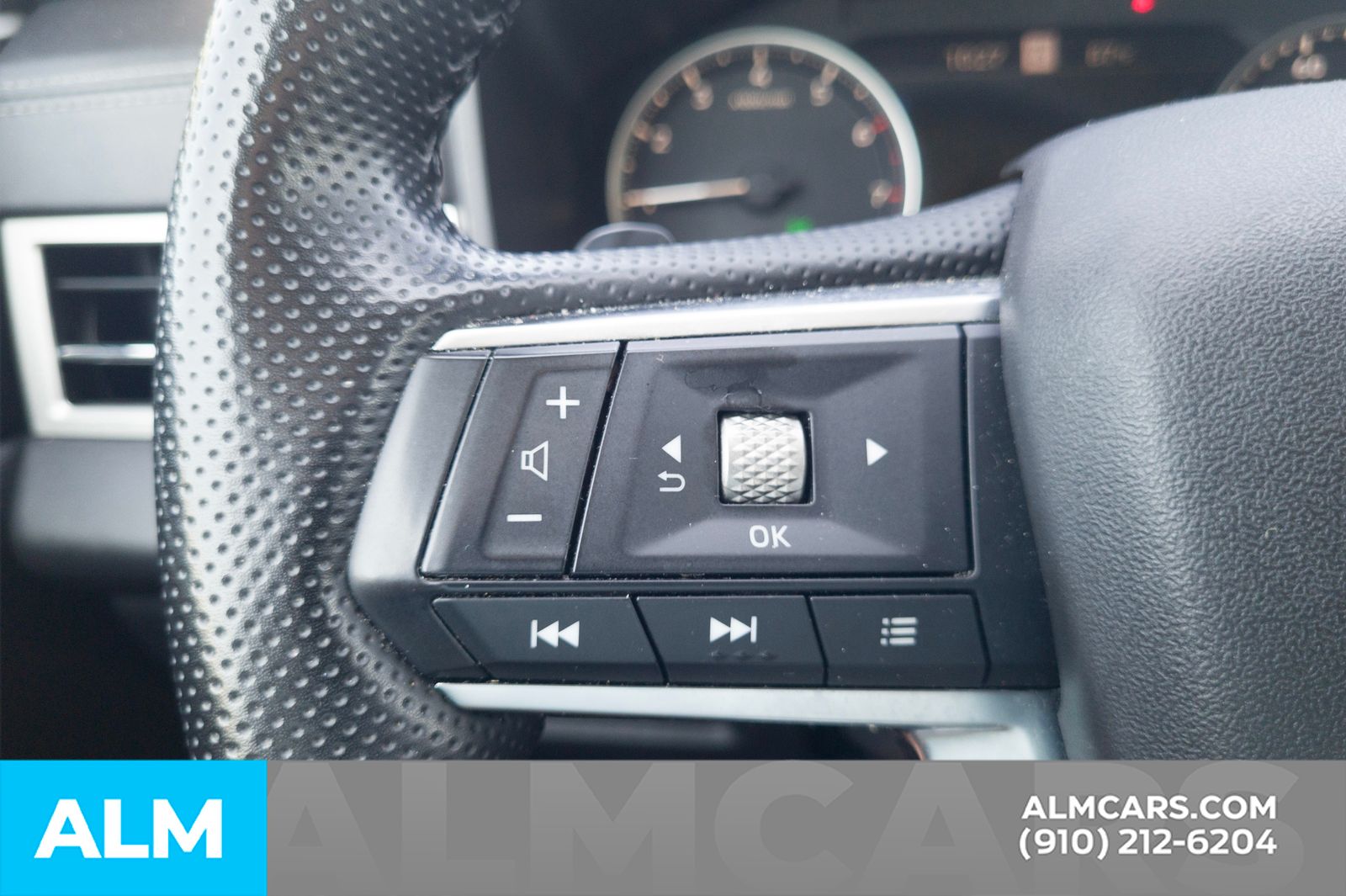 Used 2024  Mitsubishi SE image 13