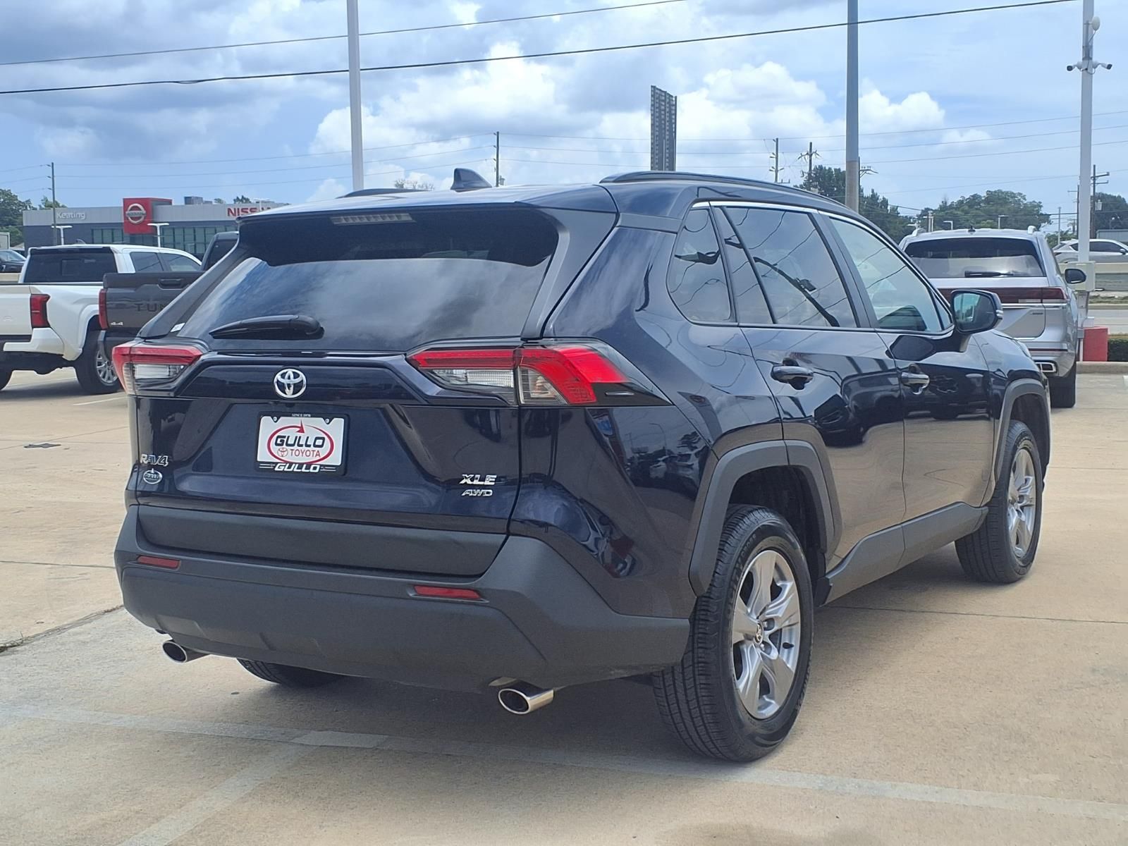 2025 Toyota RAV4 XLE - 5