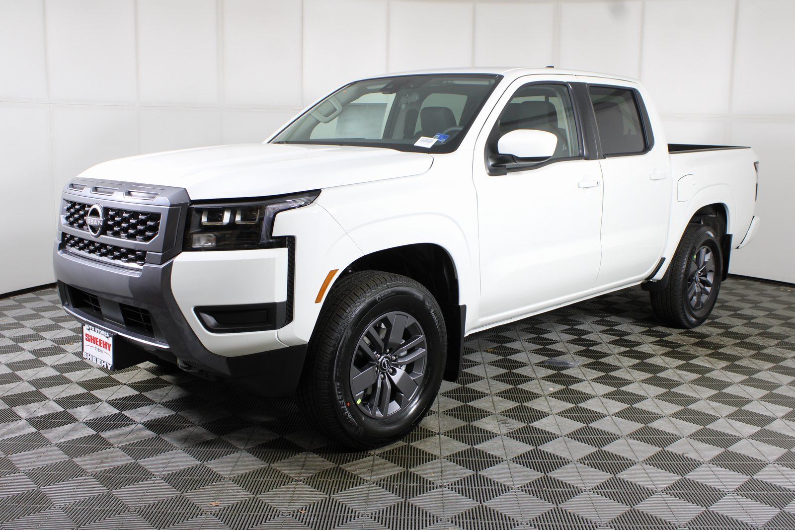 View vehicle photo 3