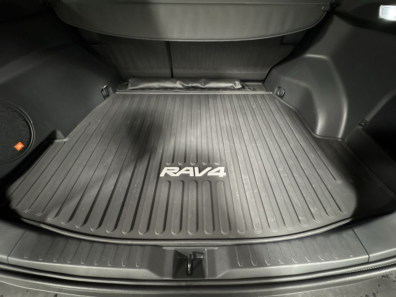 2025 Toyota RAV4 XLE Premium photo 23