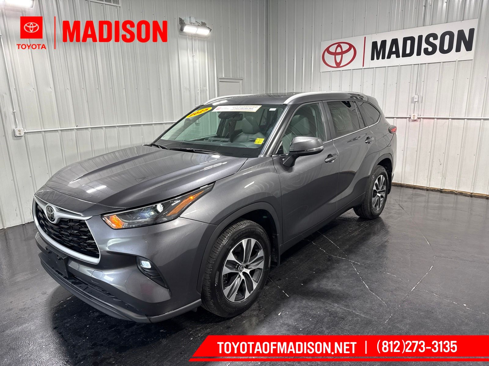 Magnetic Gray Metallic 2025 Toyota Highlander SUV / Crossover All-Wheel Drive 8-Speed Automatic