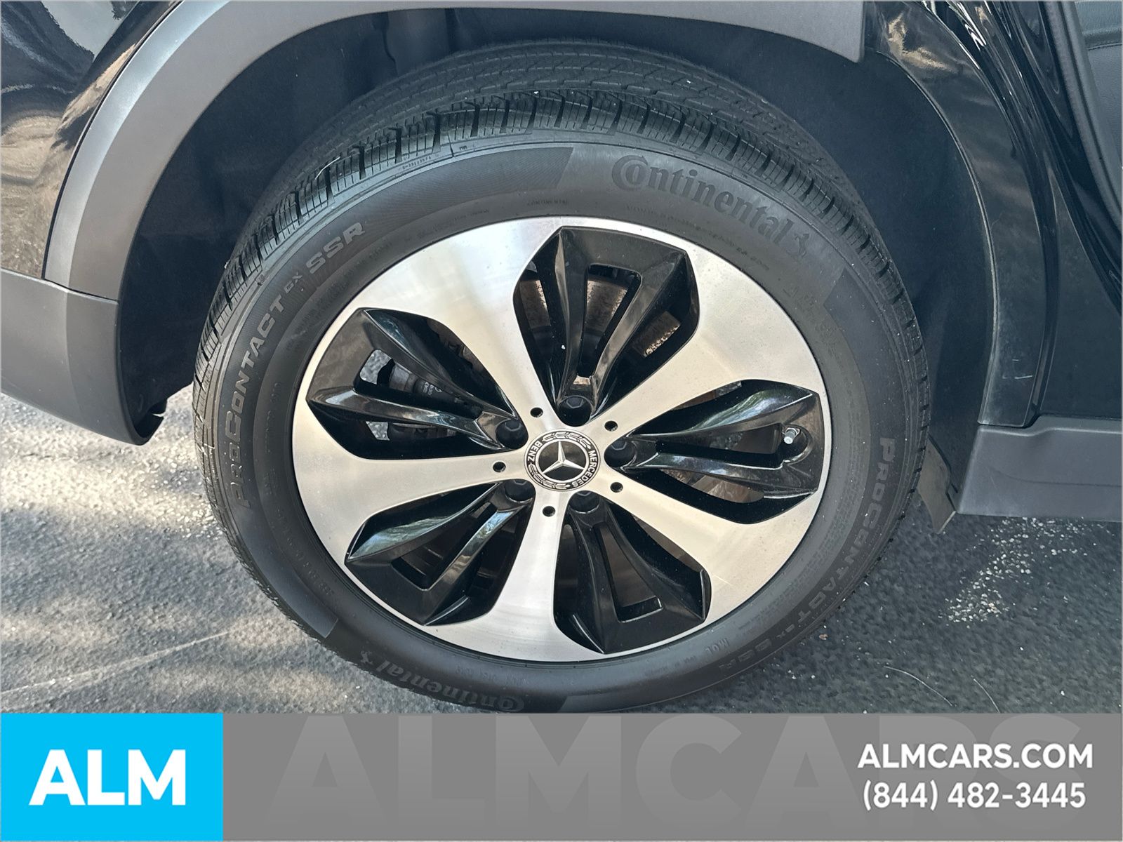 Used 2025 Black Mercedes-Benz GLB 250 image 21