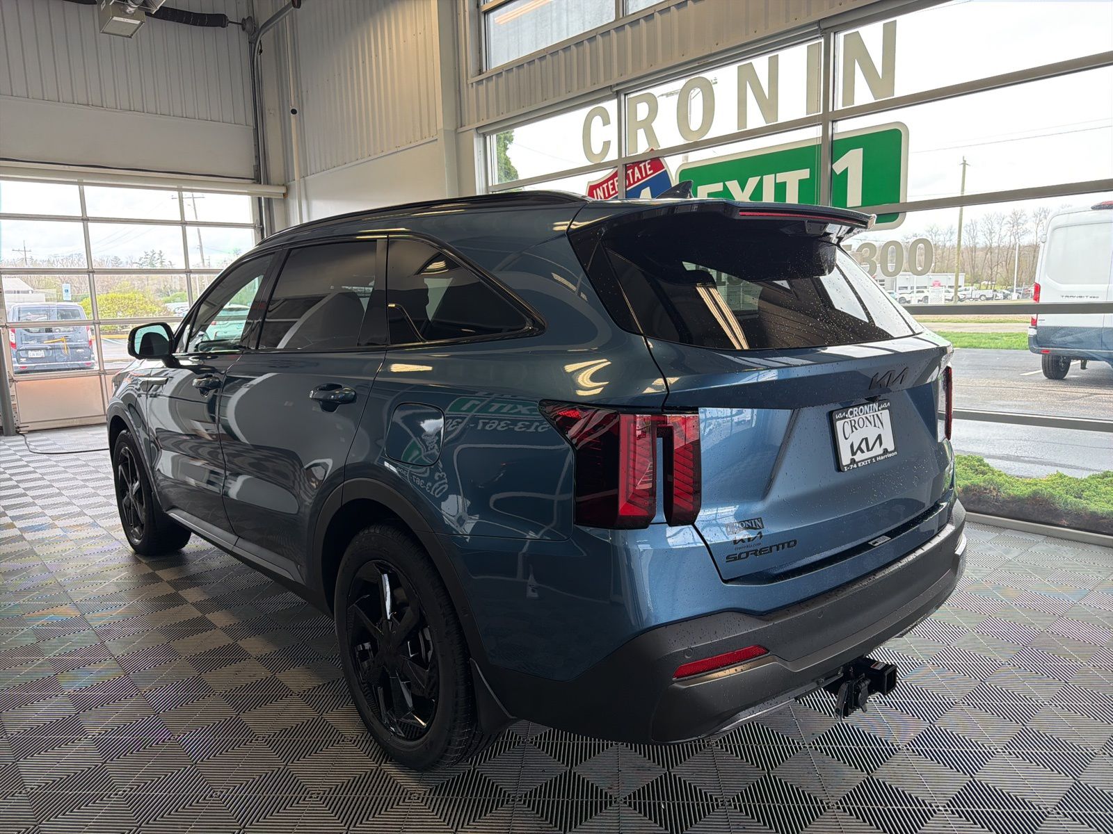 View vehicle photo 4