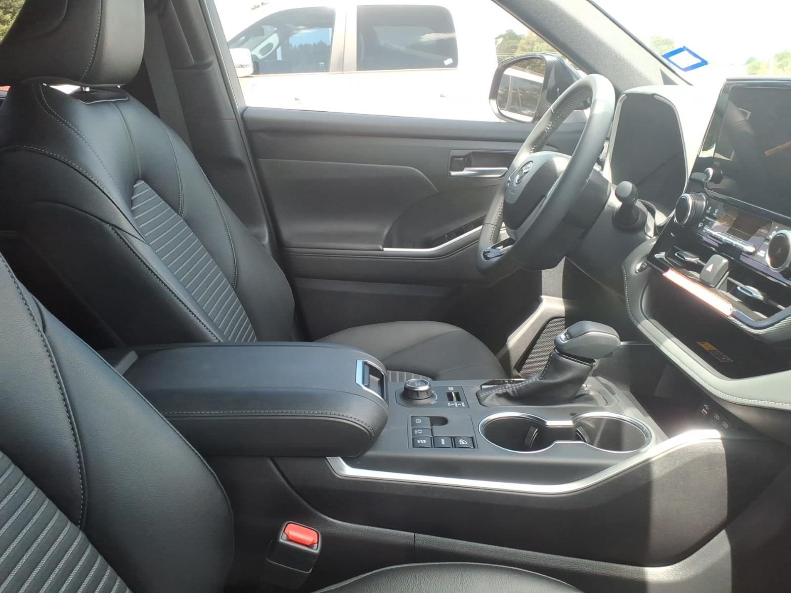 2026 Toyota Highlander XSE Red at Gullo Toyota