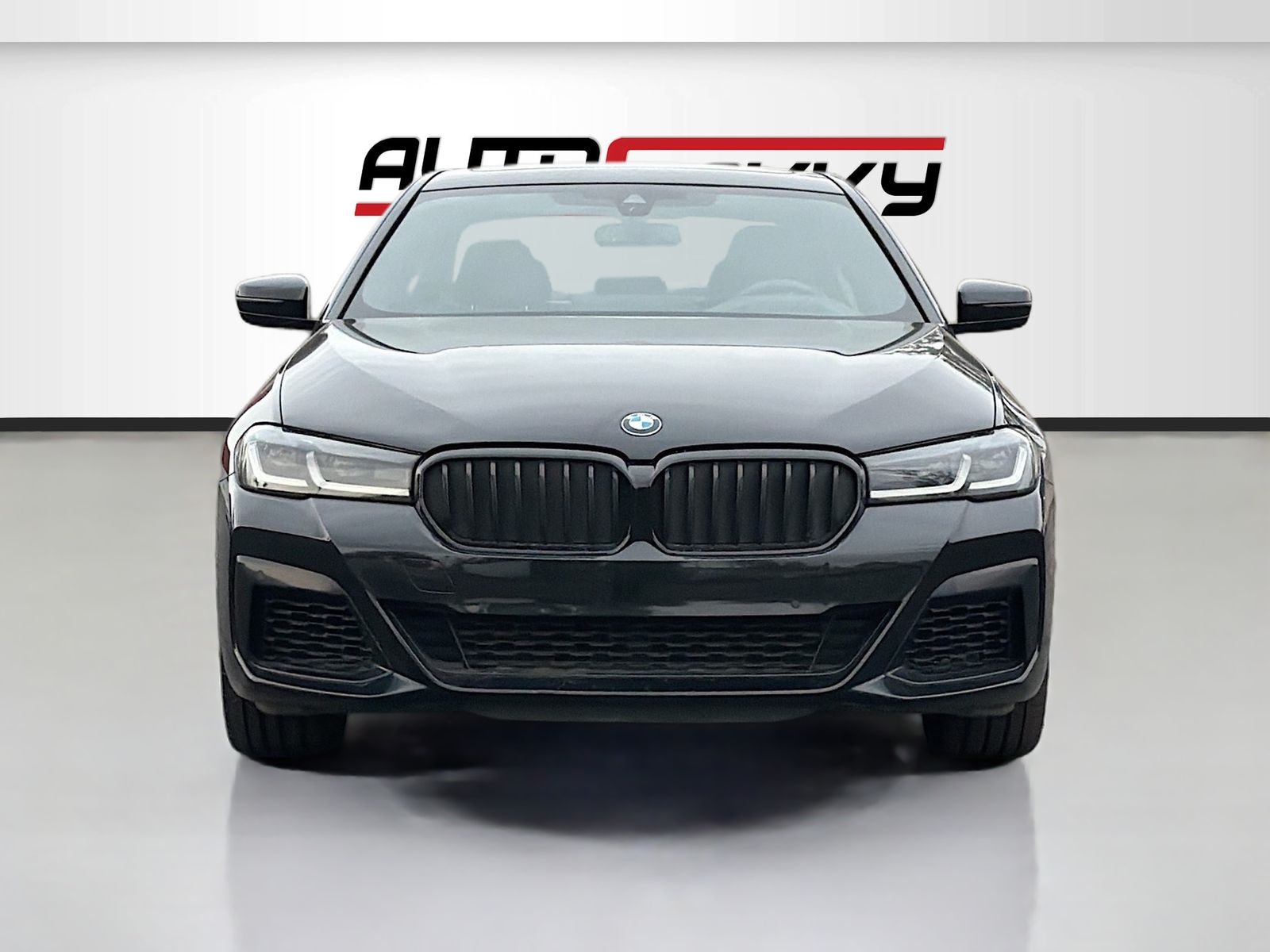 Used 2023 Black BMW 540i image 2