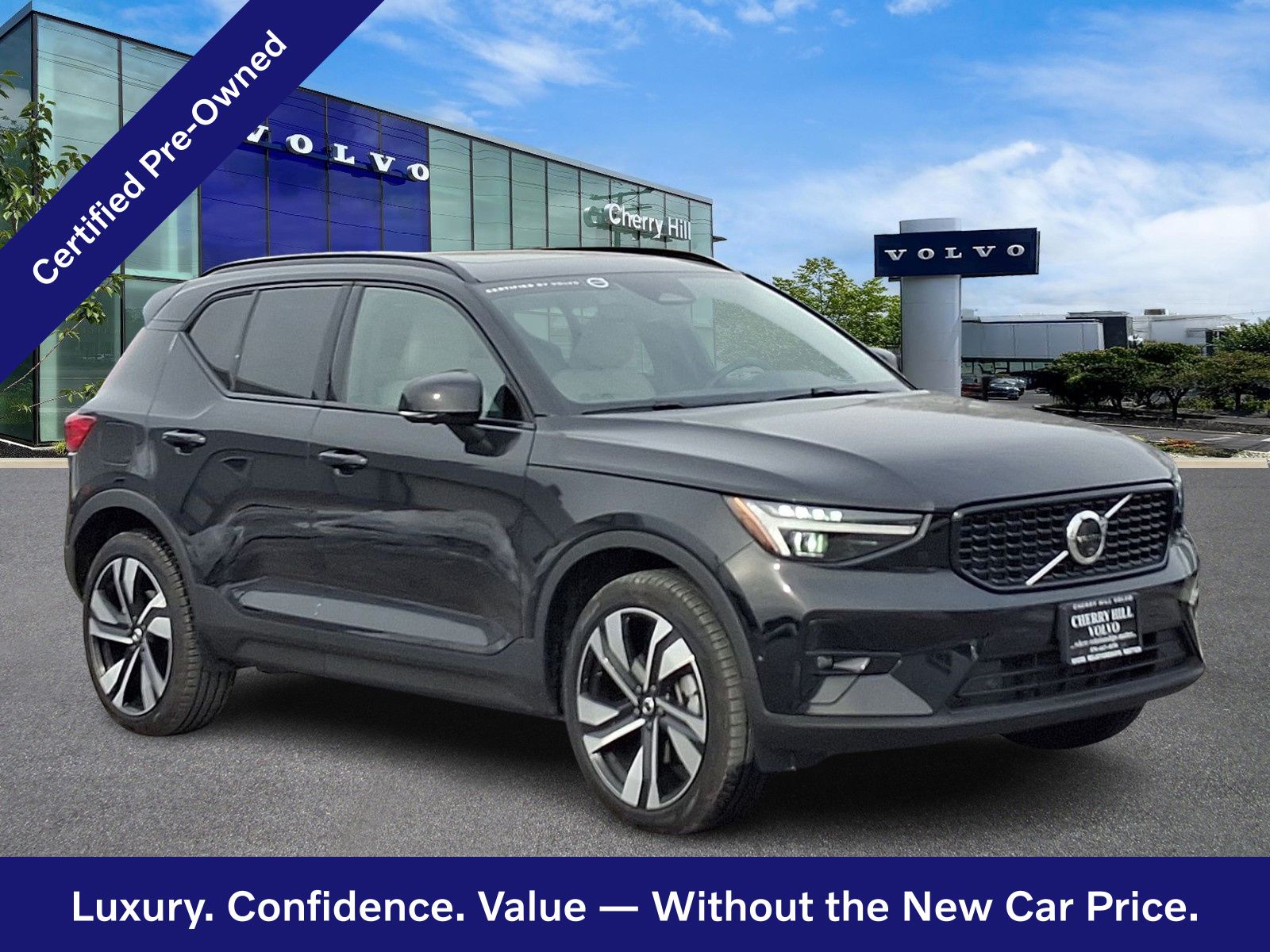 Onyx Black Metallic 2025 Volvo XC40 B5 Ultra Dark Theme AWD SUV / Crossover All-Wheel Drive Automatic